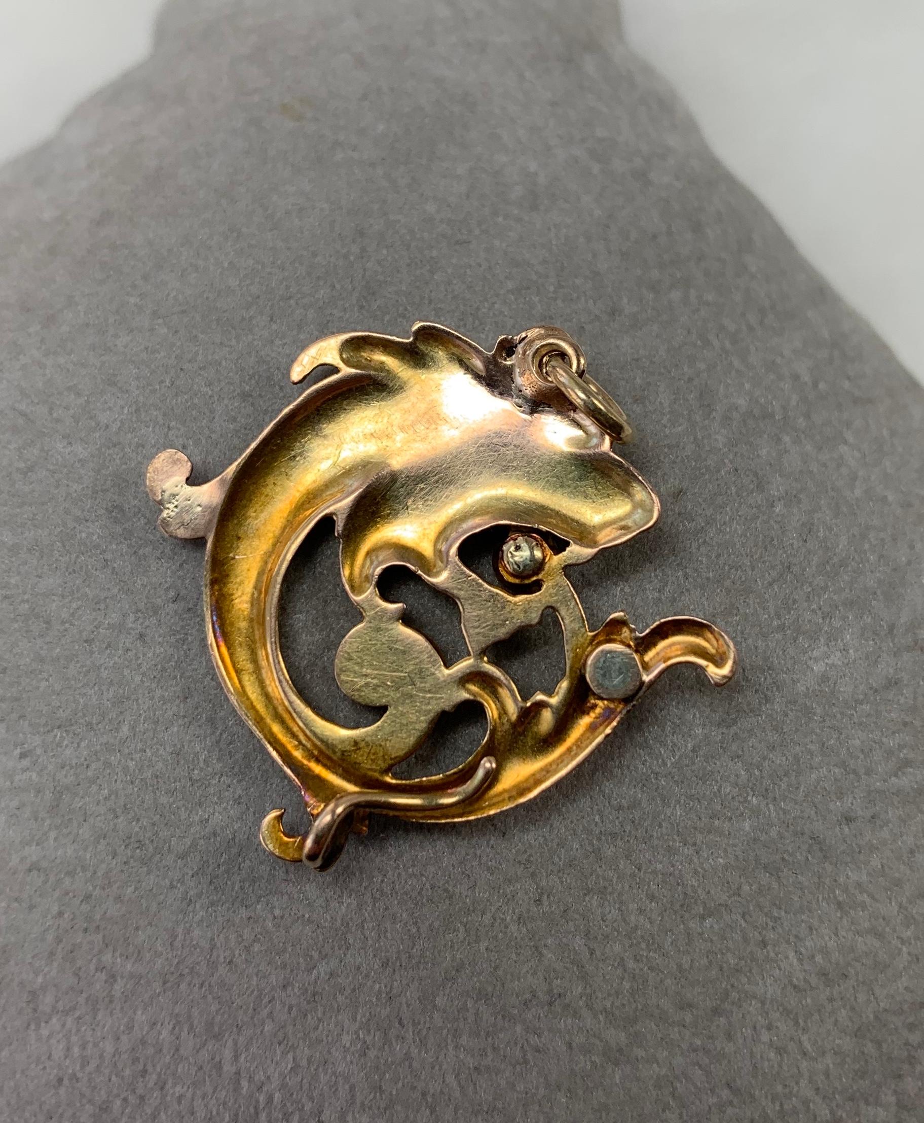 Women's or Men's Griffin Dragon Garnet Pendant Necklace Antique Belle Epoque 14 Karat Gold