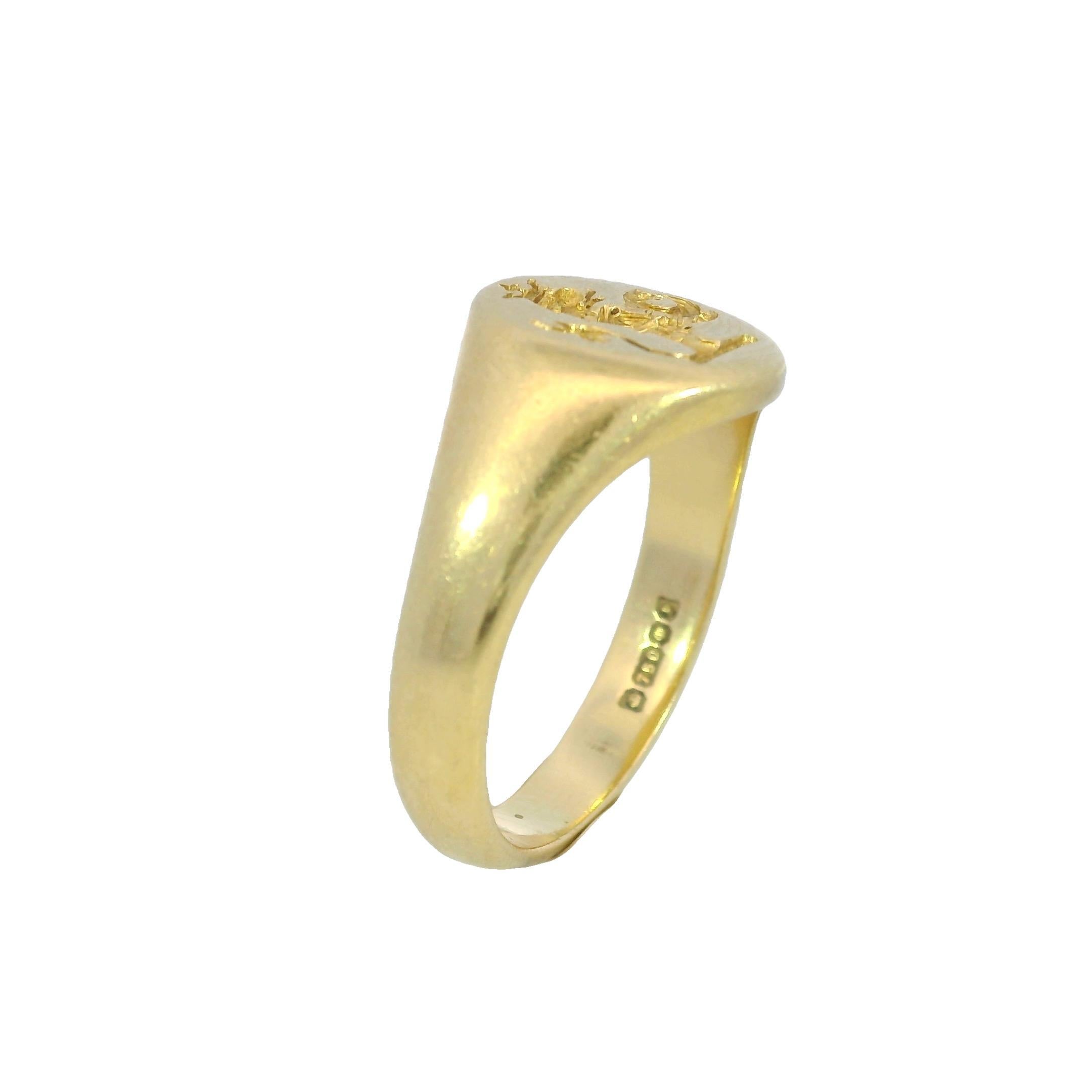 Griffin Signet Ring 18K Yellow Gold Size 9 Victorian Style In Excellent Condition In Fairfield, CT