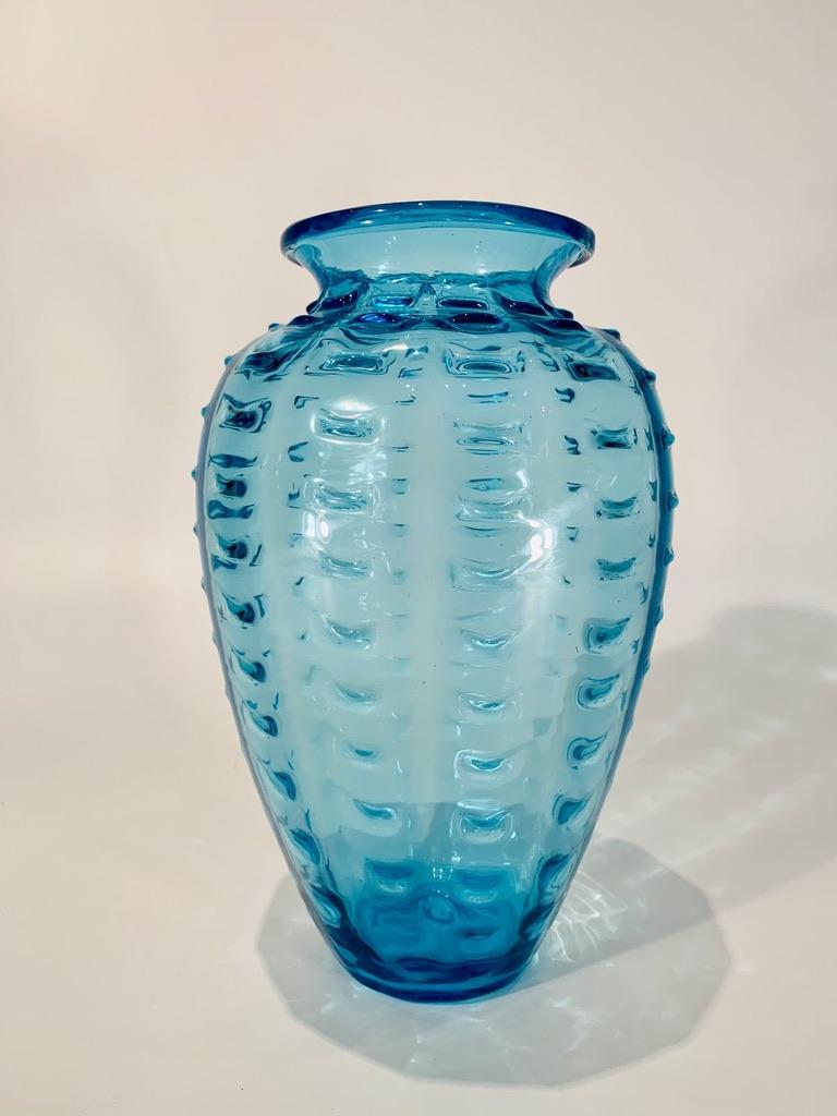 Incredibile vaso GRIGIO in vetro di Murano blu stampato all'acido, circa 1950.