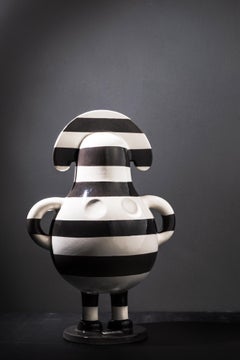 « SHURA (stripes) » Sculpture en céramique 10" x 6,5" pouces par Grigorii Gorkovenko