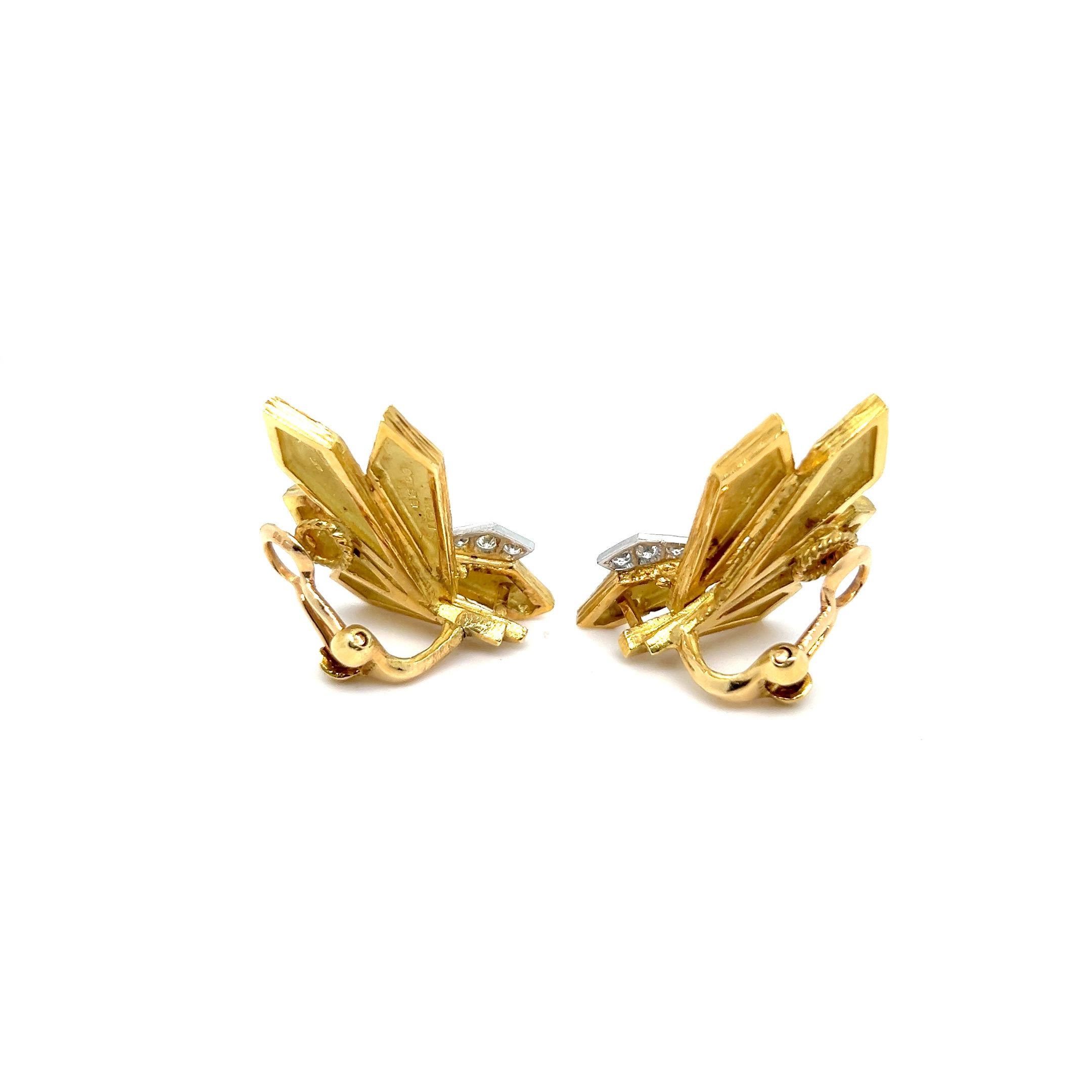 Taille ronde Grima Clips d'oreilles en or jaune 18 carats, platine et diamants, 1971 en vente