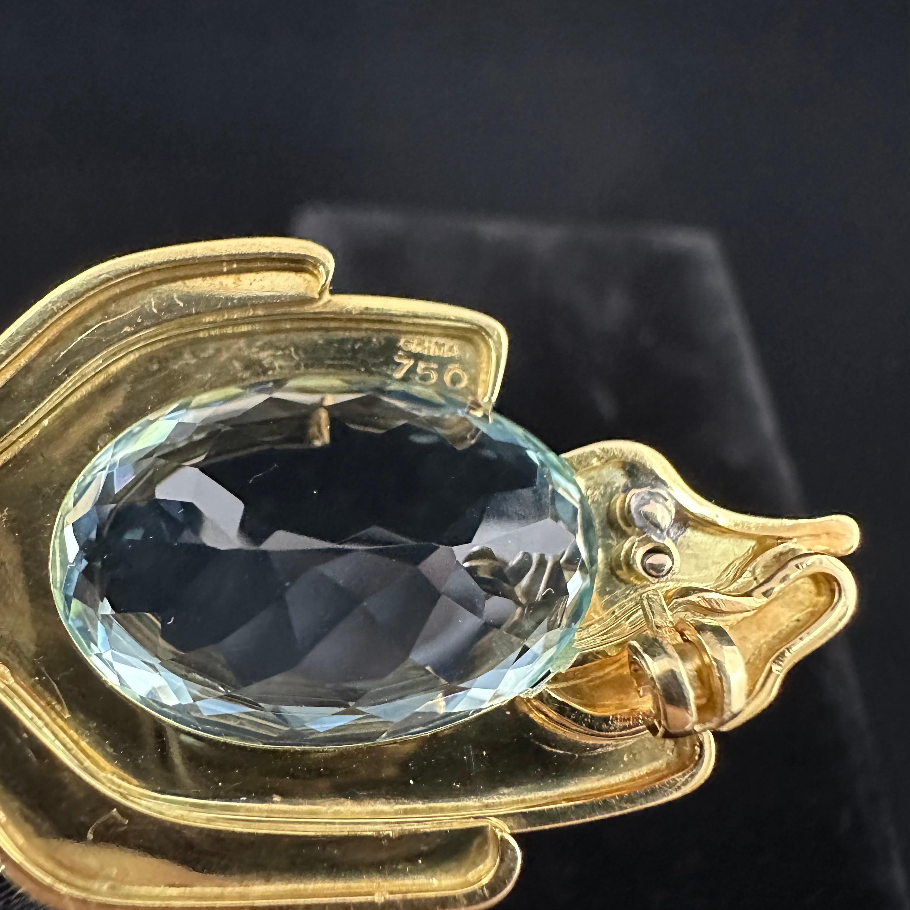 Round Cut Grima  Aquamarine Diamond Brooch 18k Yellow Gold For Sale