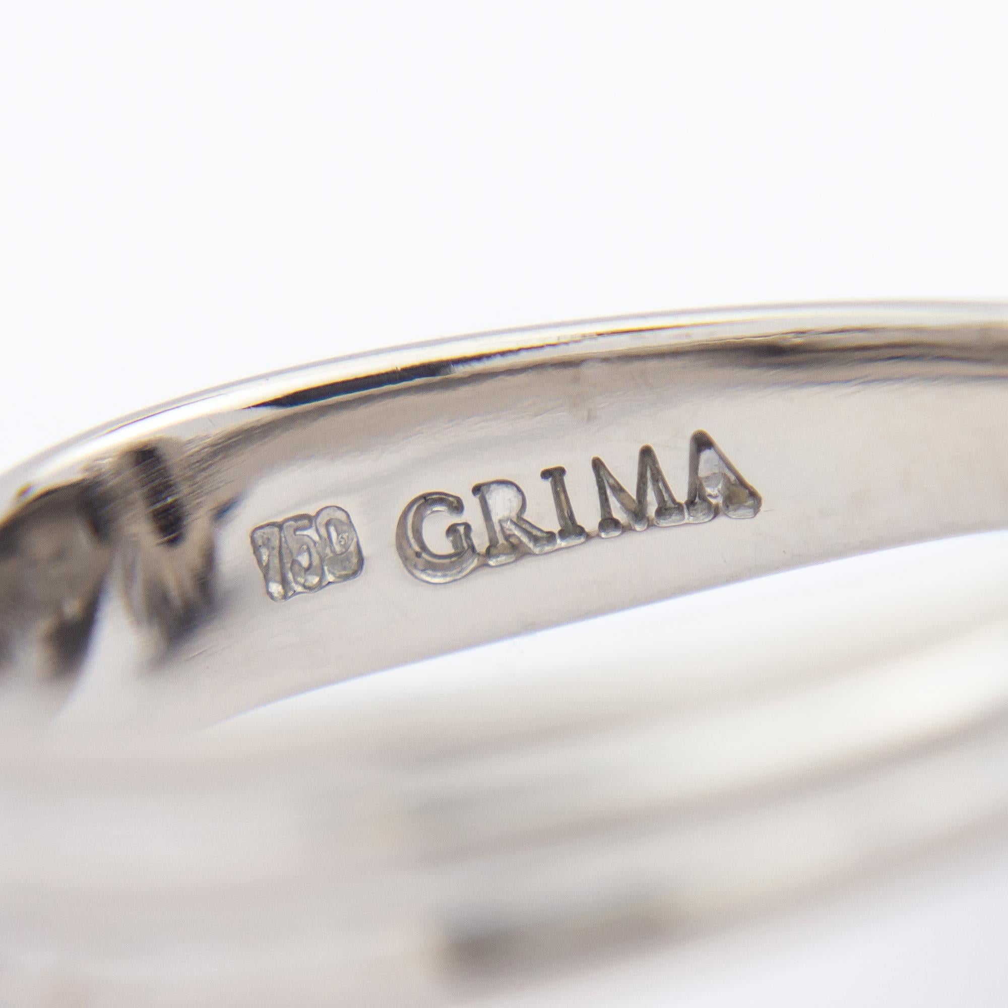 Grima Ring in 18 Karat White Gold With an Opal & Diamonds 2
