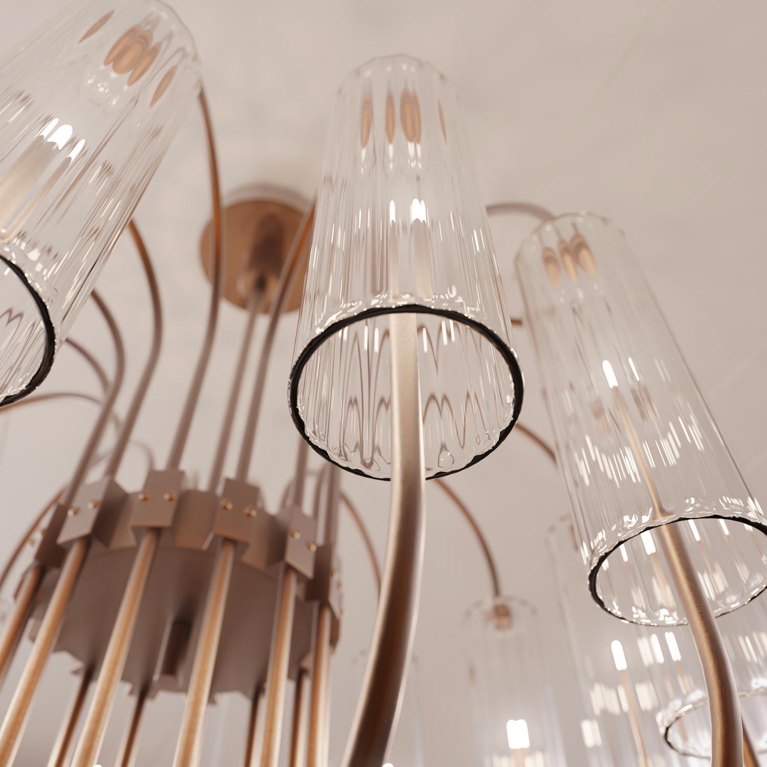 Grimani è un lampadario decorativo 14 luci.‎ Forme innovative in un lampadario di design.‎
Questa creazione di illuminazione è realizzata completamente a mano dai Maestri vetrai secondo antiche e segrete tradizioni tramandate di padre in figlio da
