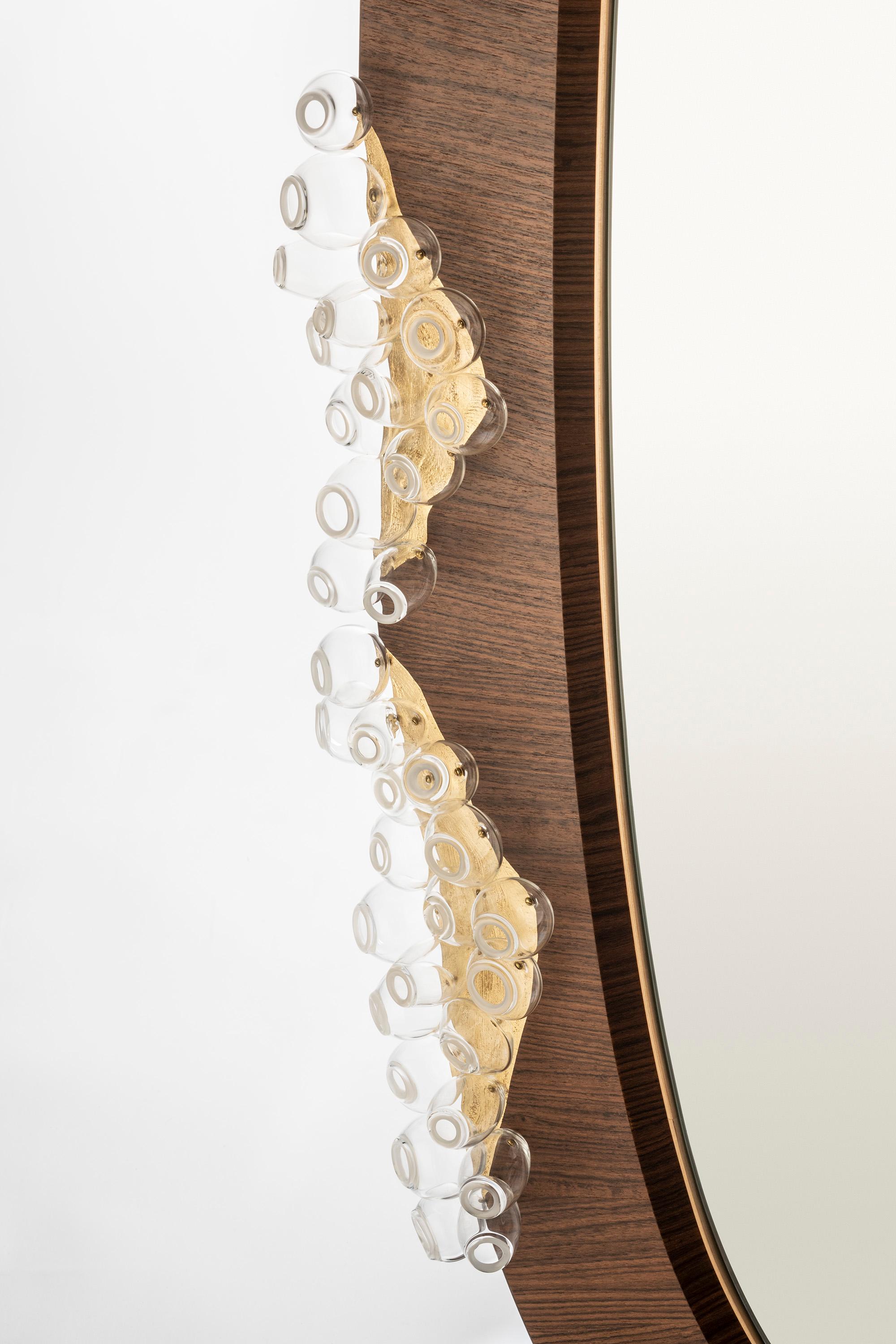 Grimilde-Stehspiegel aus Nussbaum und Glas von Giordano Vigan und Simone Crestani (Moderne) im Angebot