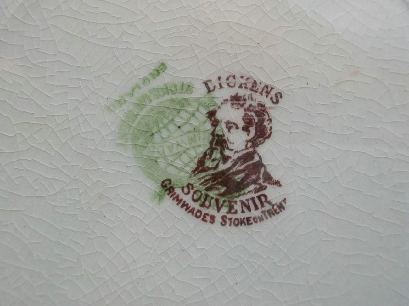 GRIMWADES - 'Mr Pickwick' - Vintage Dickens Souvenir Plate - Mid 20th Century In Good Condition For Sale In Chatham, ON