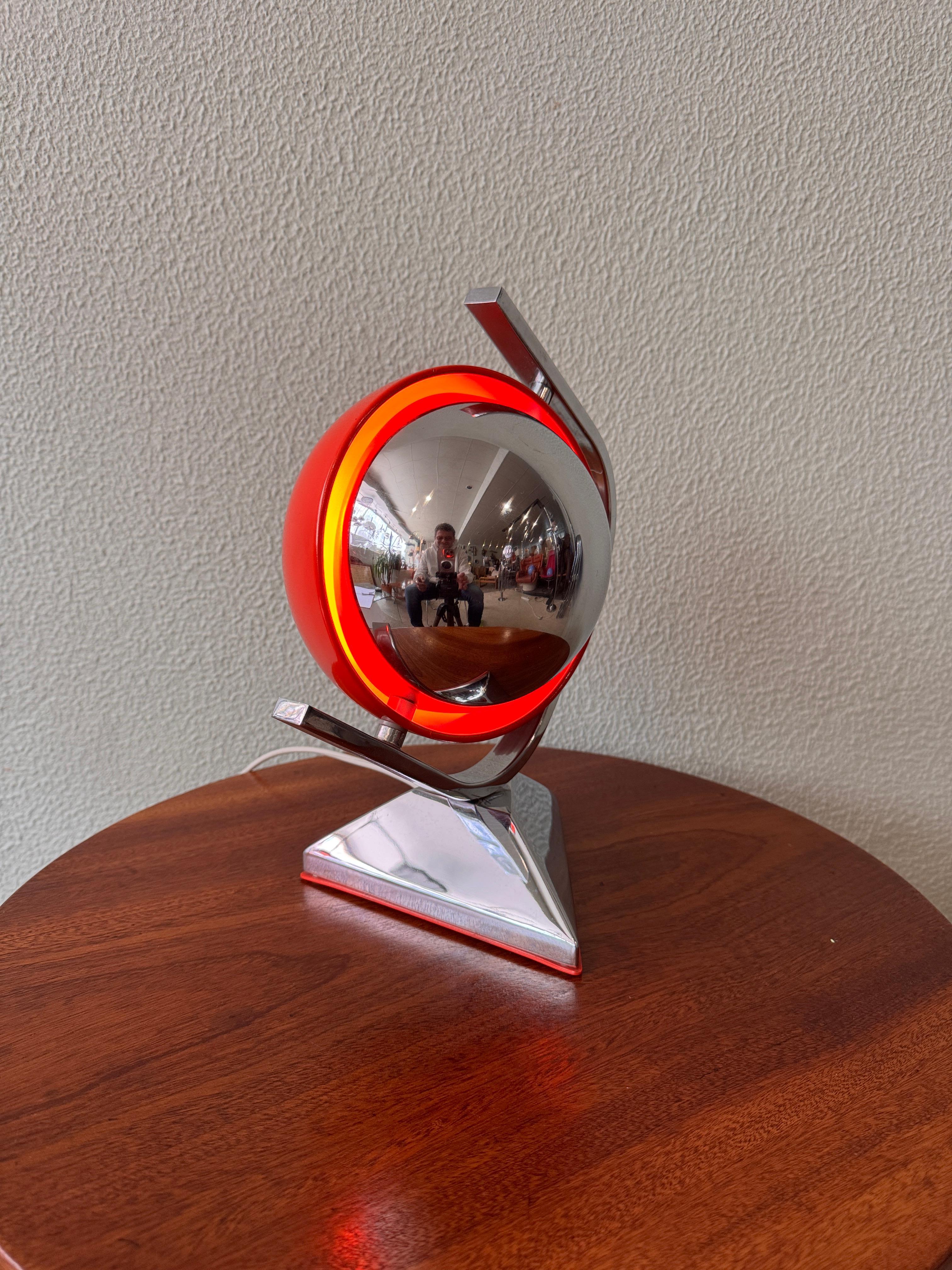 Grin Luz Space Age Eyeball Table Lamp by Luis Pérez de la Oliva, 1970's For Sale 8