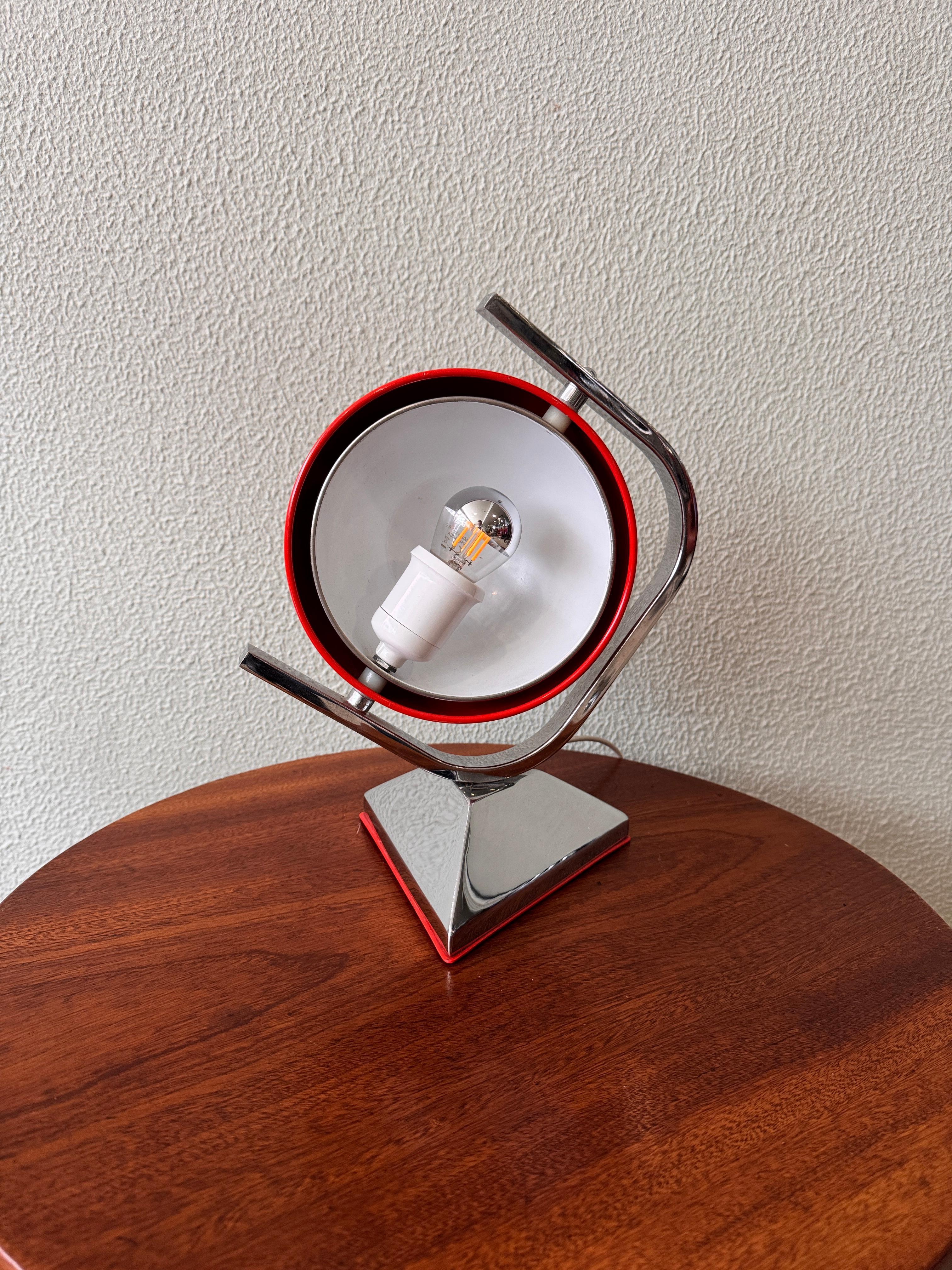 Metal Grin Luz Space Age Eyeball Table Lamp by Luis Pérez de la Oliva, 1970's For Sale