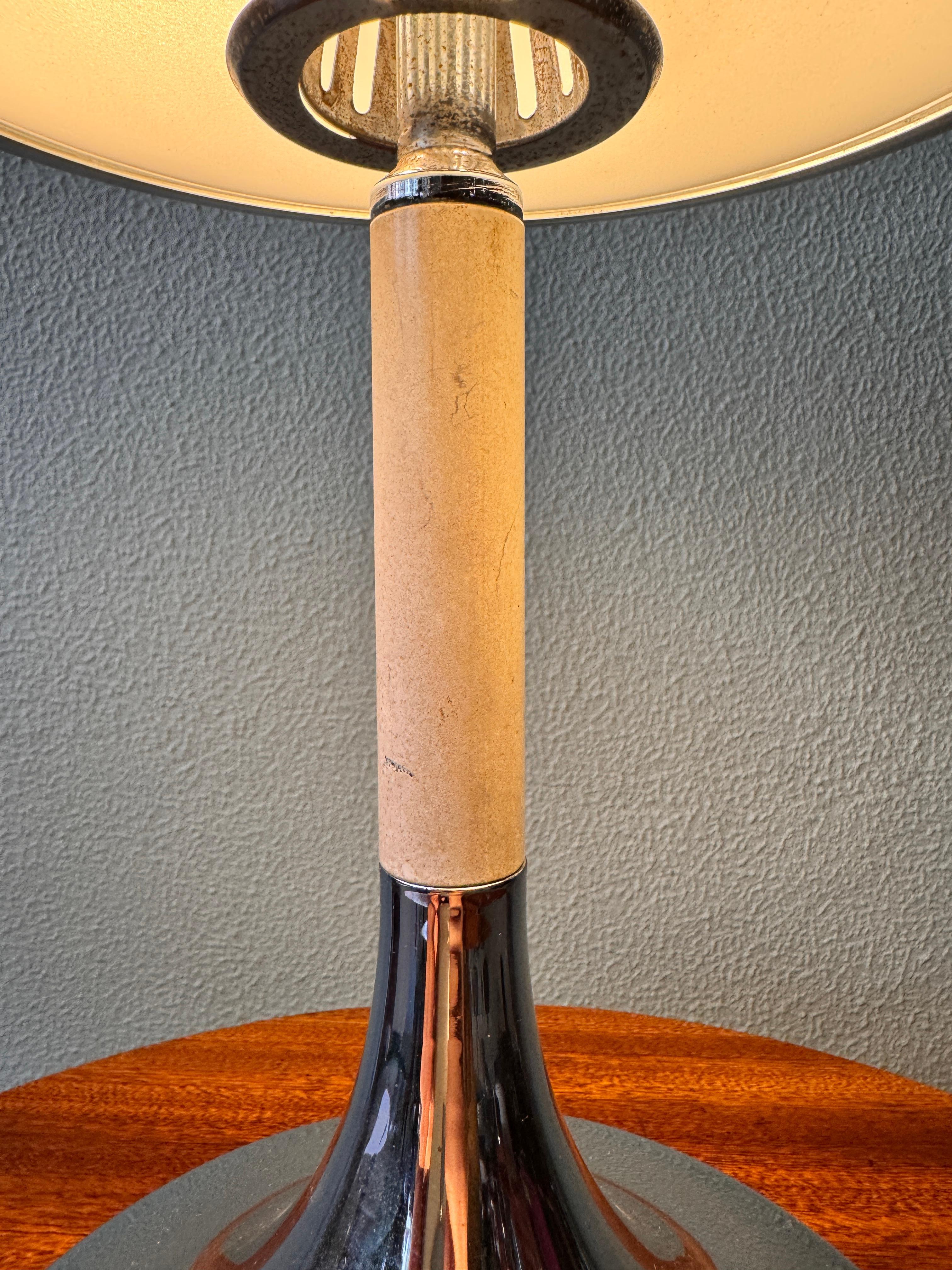 Grin Luz Space Age Mushroom table lamp by Luis Perez de la Oliva For Sale 4