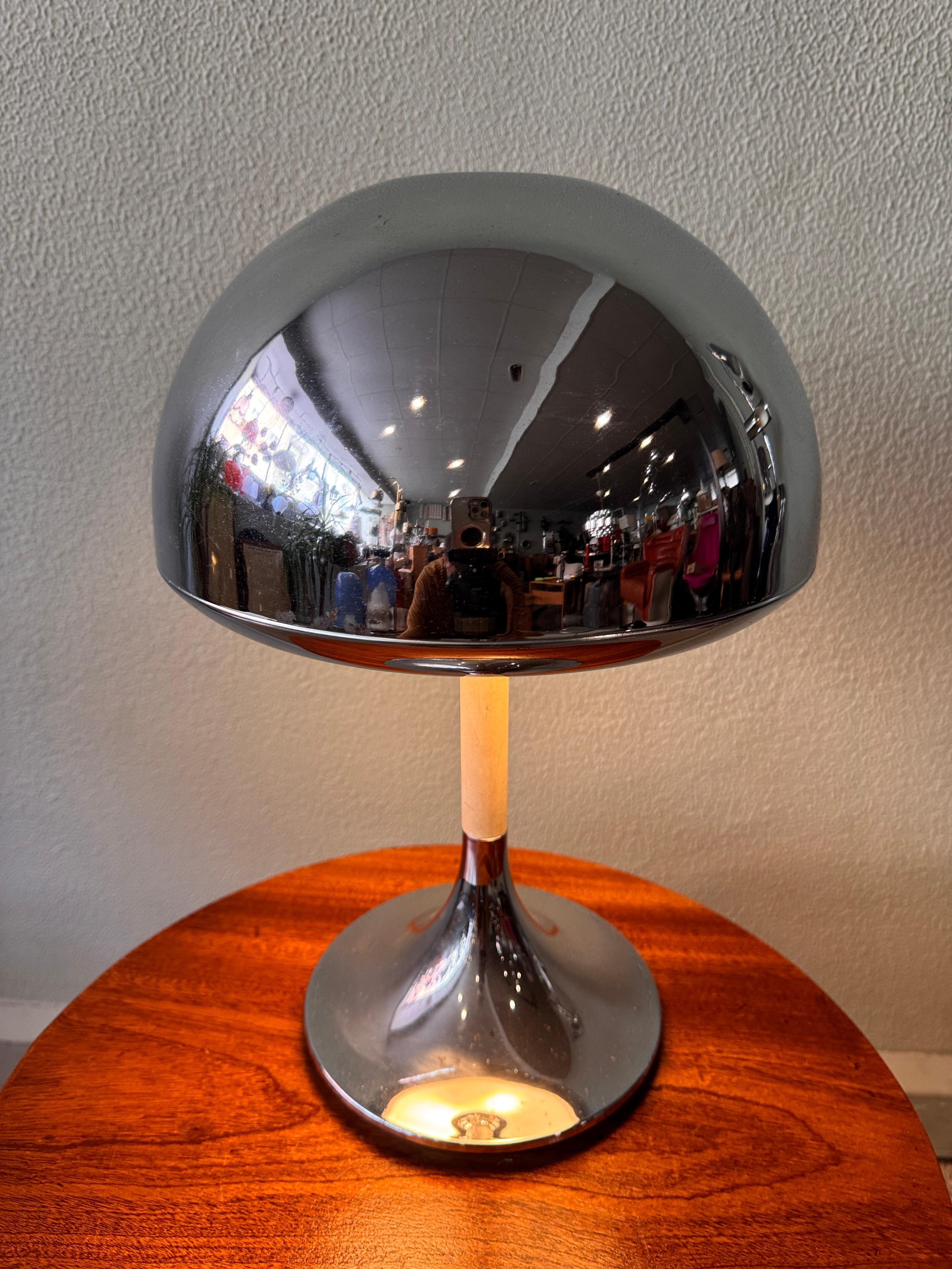 Grin Luz Space Age Mushroom table lamp by Luis Perez de la Oliva In Good Condition For Sale In Lisboa, PT