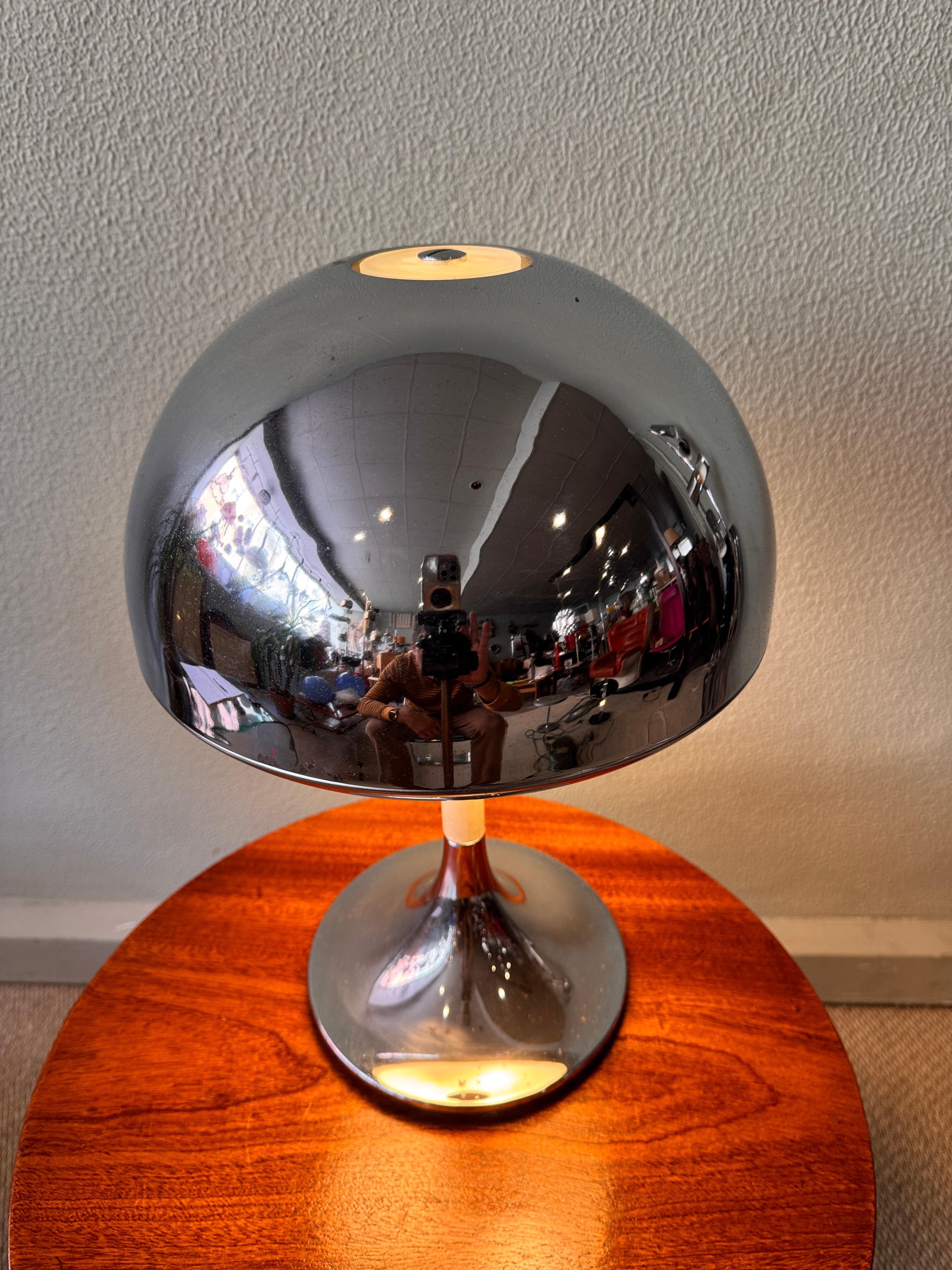 Grin Luz Space Age Mushroom table lamp by Luis Perez de la Oliva For Sale 1
