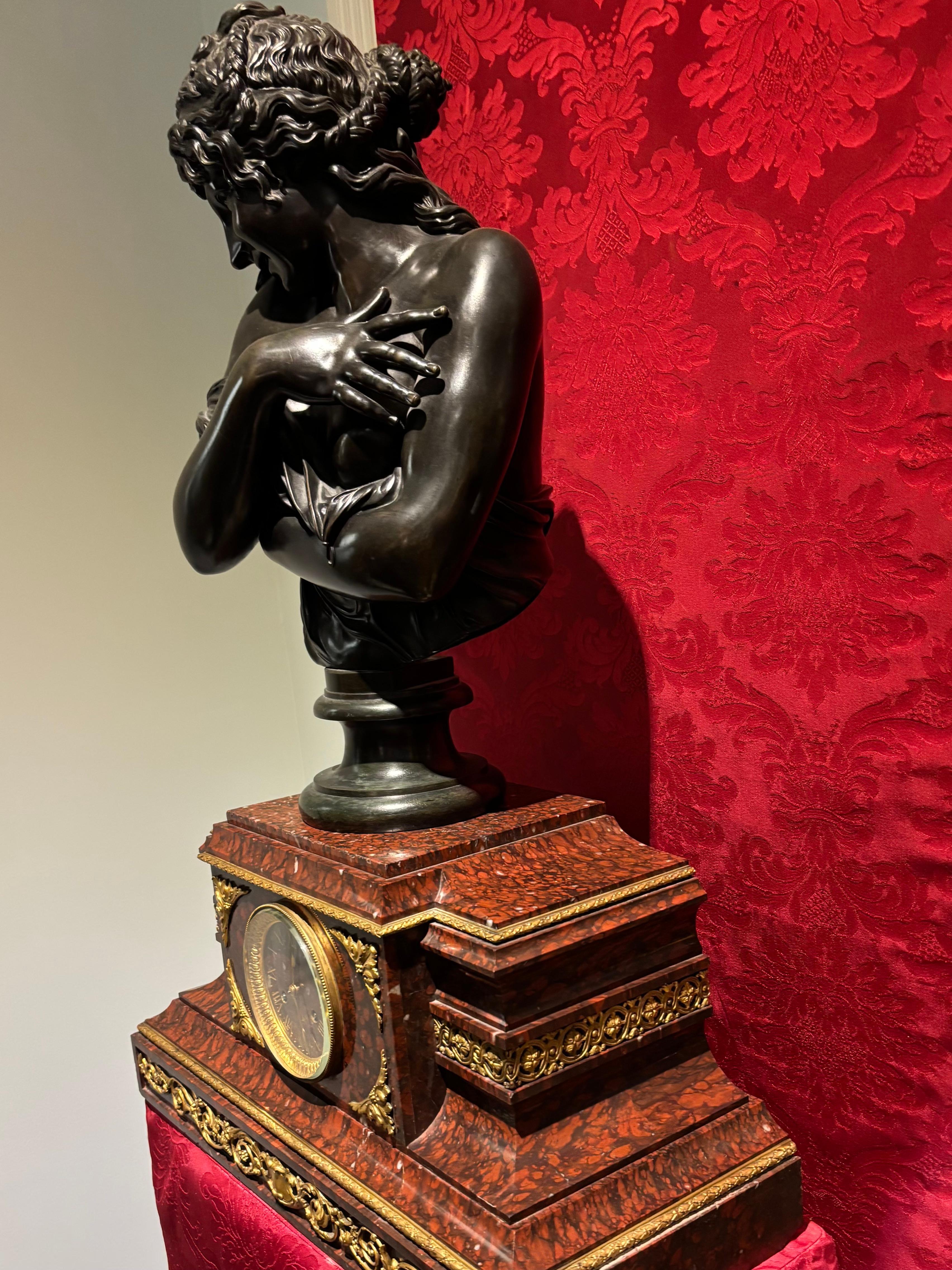 Orologio Griotte in marmo e bronzo dorato montato da un busto femminile classico in bronzo in vendita 11