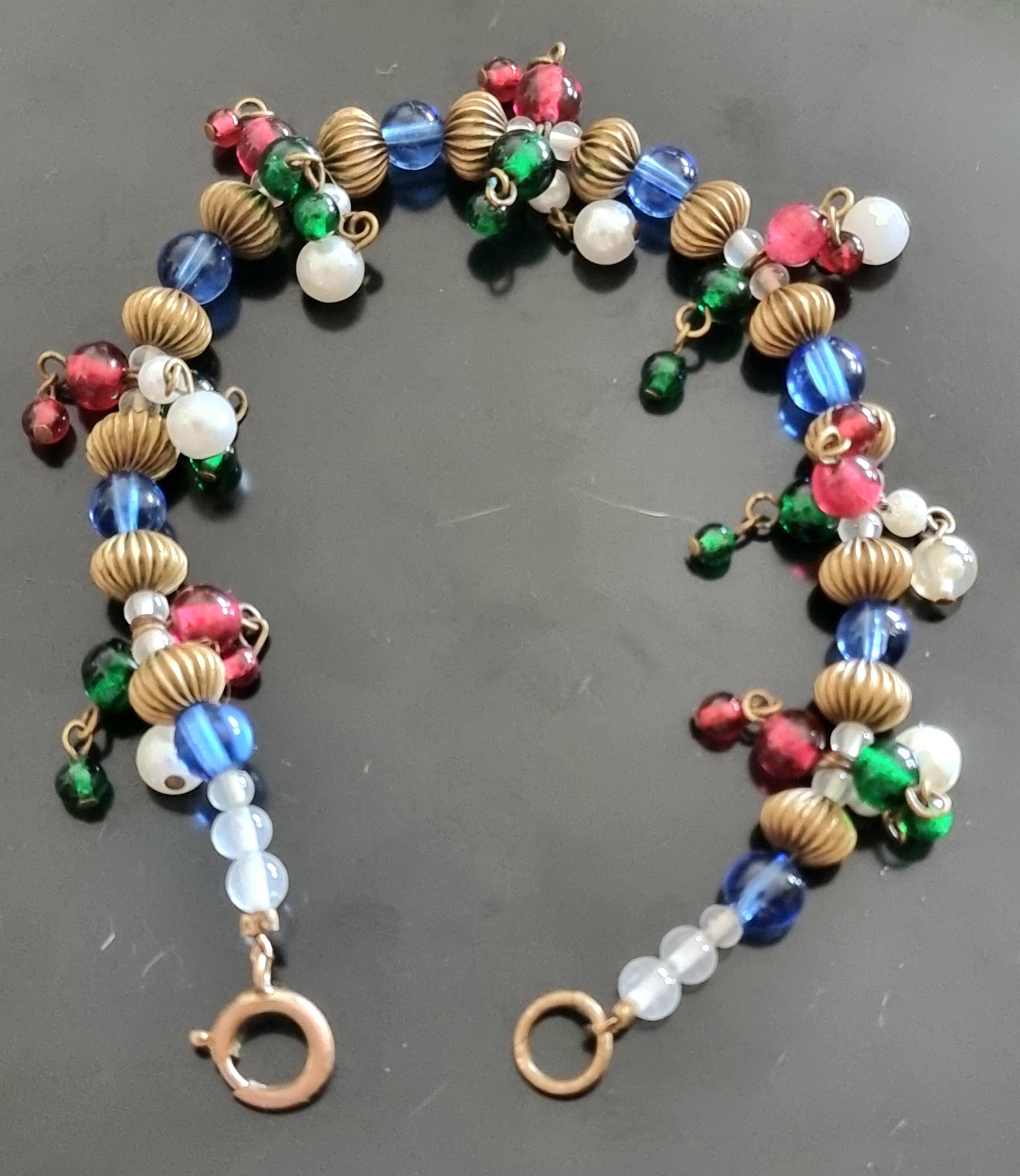 CHANEL GRIPOIX 1950, NECKLACE and BRACELET, gadrooned gilt beads, Gripoix glass For Sale 7