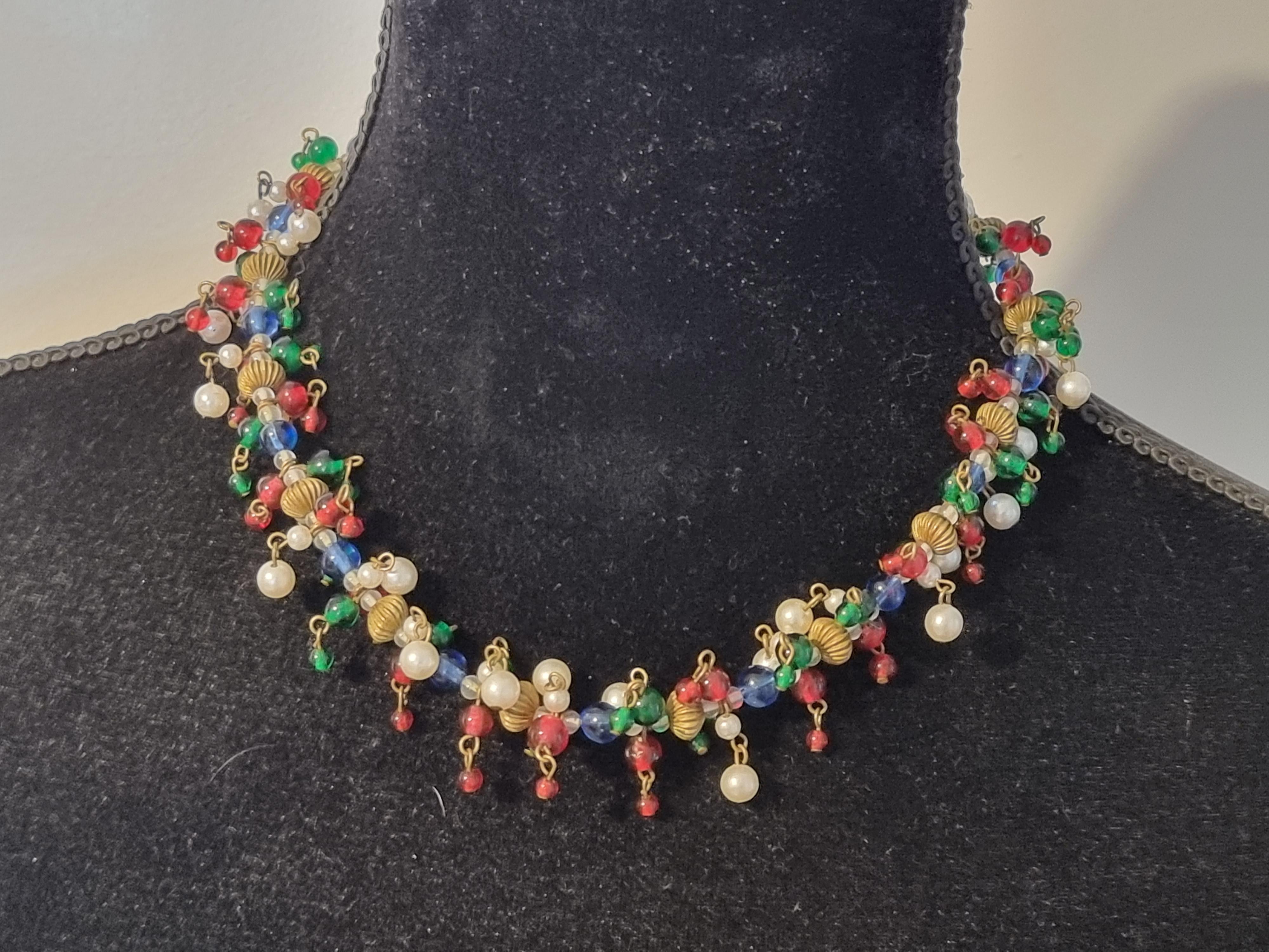 CHANEL GRIPOIX 1950, NECKLACE and BRACELET, gadrooned gilt beads, Gripoix glass For Sale 9