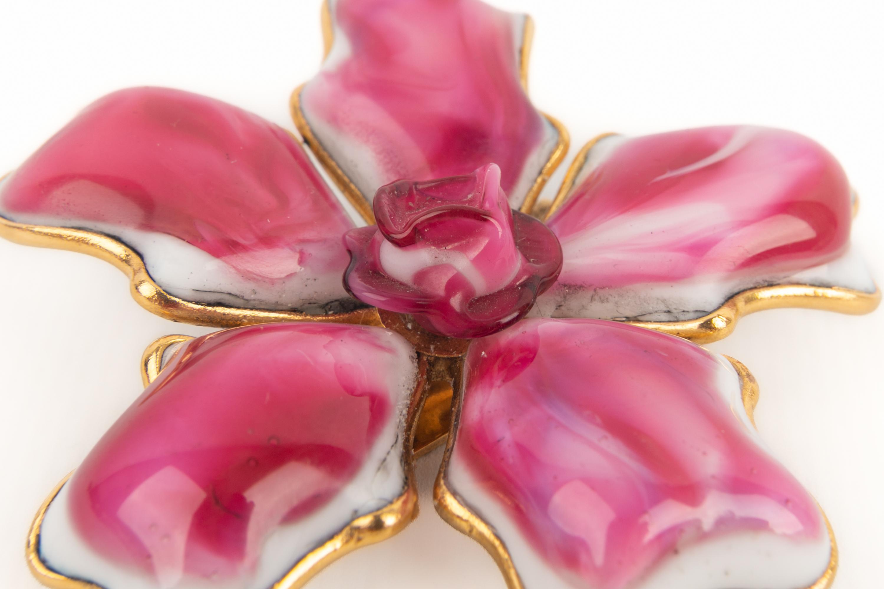 Gripoix antique flower brooch For Sale 2
