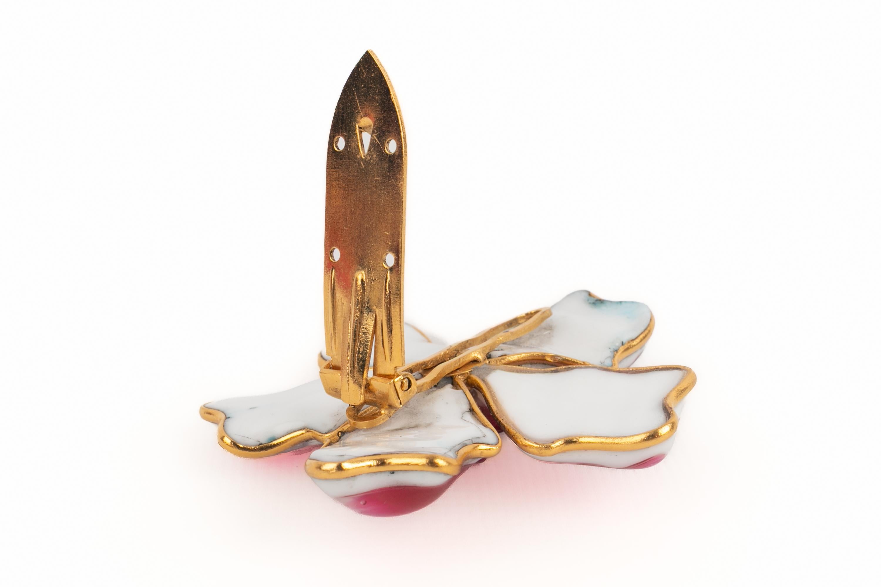 Gripoix antique flower brooch For Sale 3