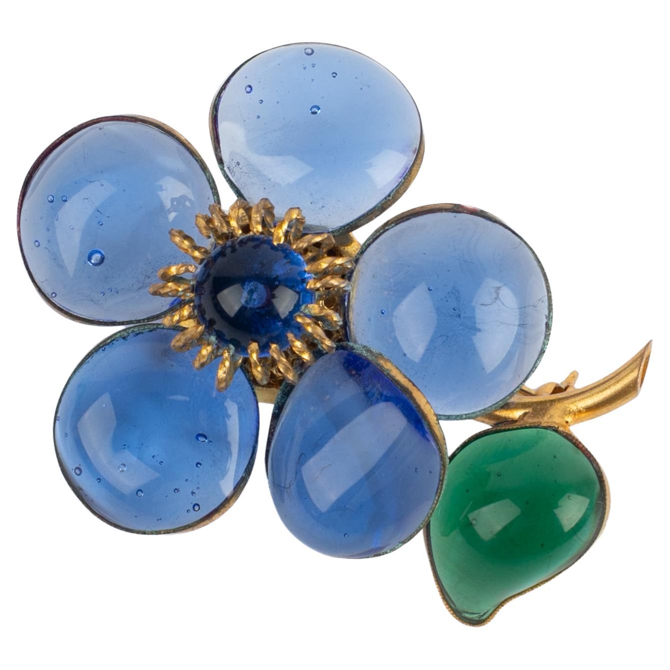 How do you identify vintage brooches?