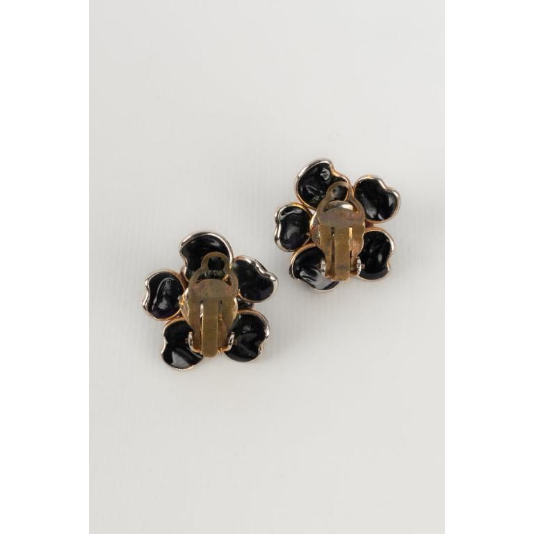 Gripoix Camellia Golden Metal Clip-on Earrings For Sale 1