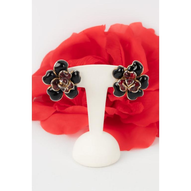 Gripoix Camellia Golden Metal Clip-on Earrings For Sale 3