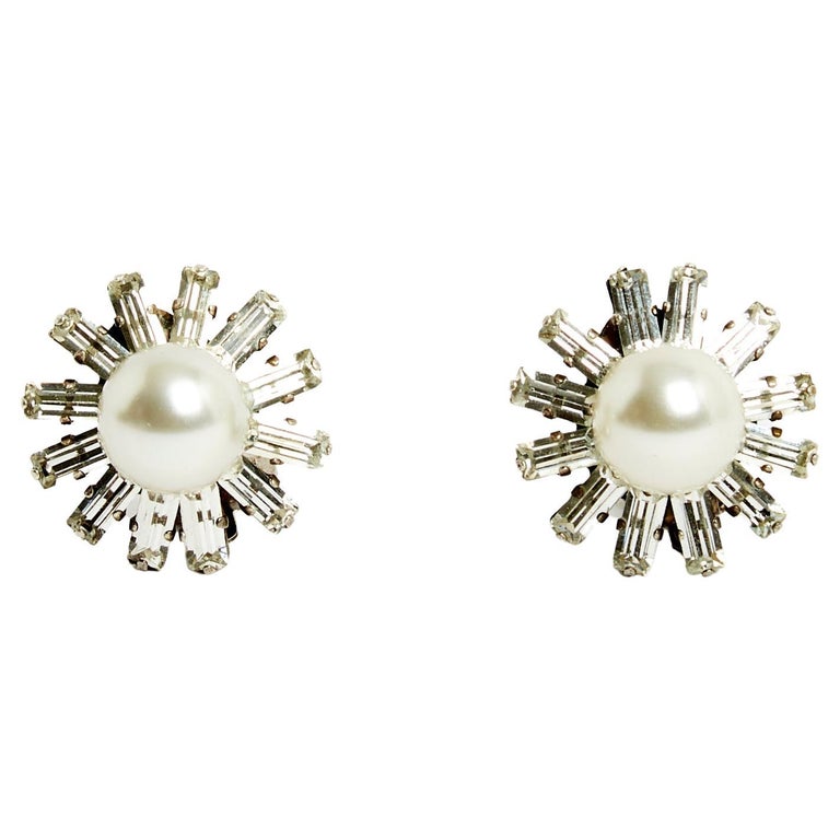 chanel pearl flower earrings vintage