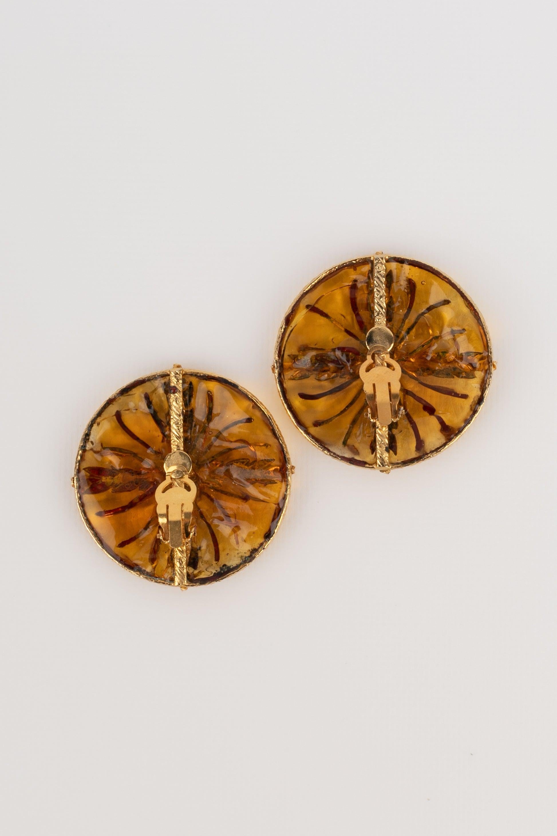 Gripoix Clip-On Earrings with Yellow Glass Paste In Excellent Condition For Sale In SAINT-OUEN-SUR-SEINE, FR