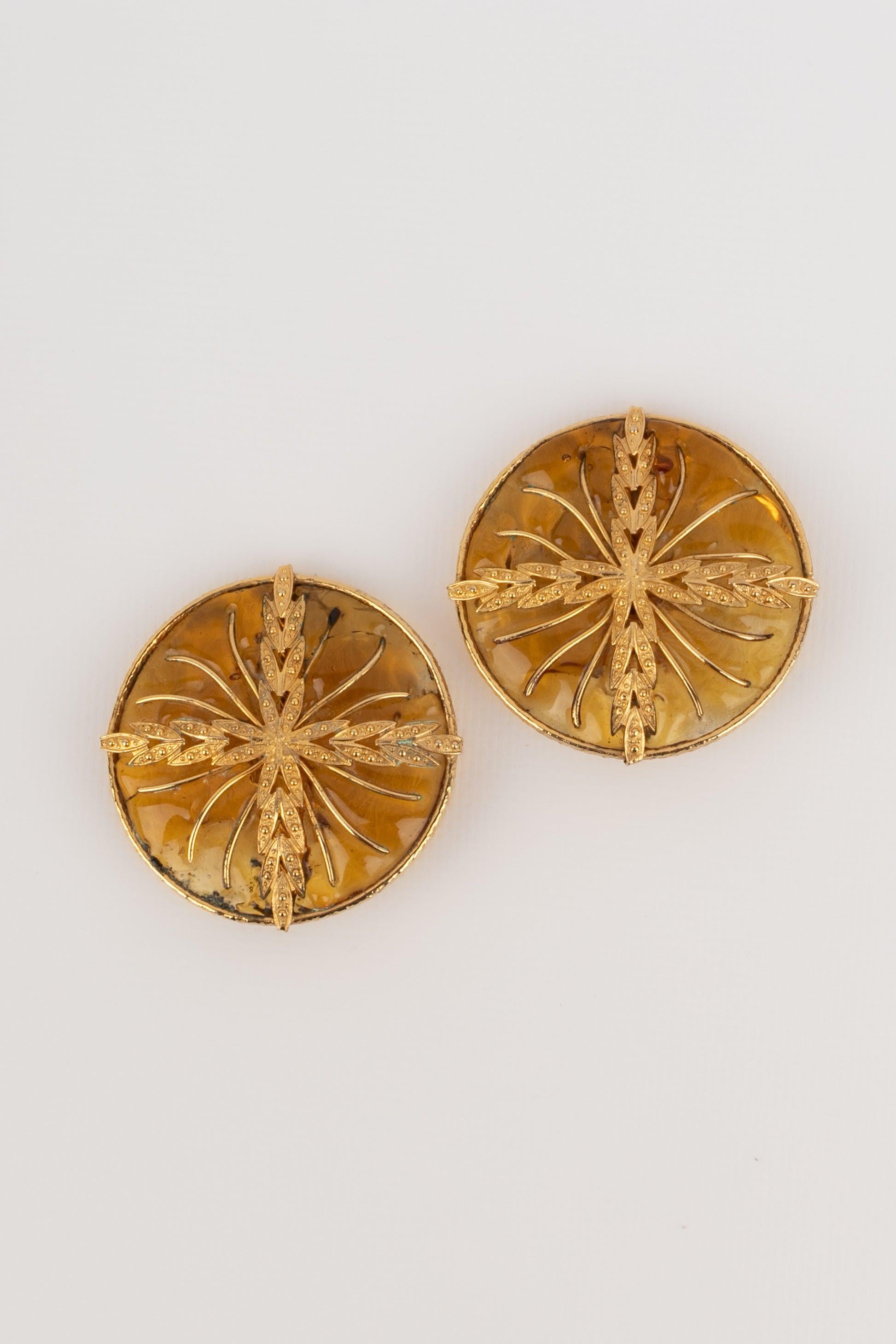 Boucles d'oreilles Gripoix à clip avec pâte de verre jaune