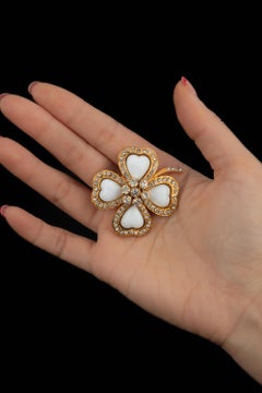 Gripoix clover brooch 1940-1950