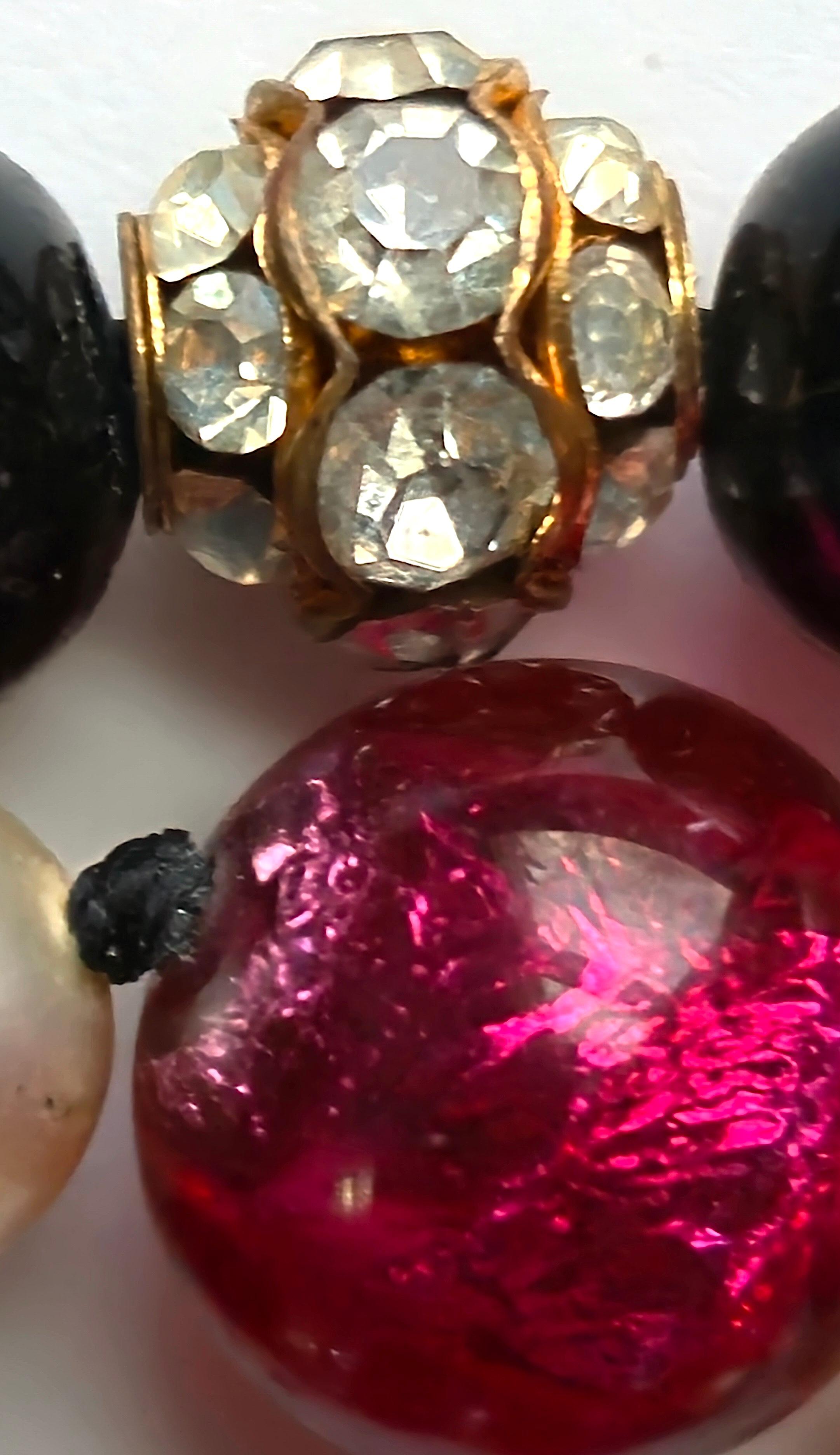 Gripoix ElsaSchiaparelli ShockingPinkGlass HandKnottedDoubleStrand Beaded Choker im Angebot 1