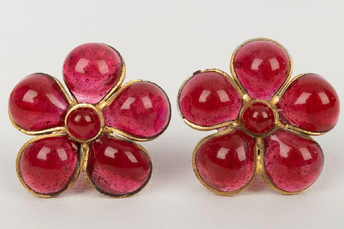 Women's Gripoix Flower Earrings in Gold Metal and Red Glass Paste For Sale