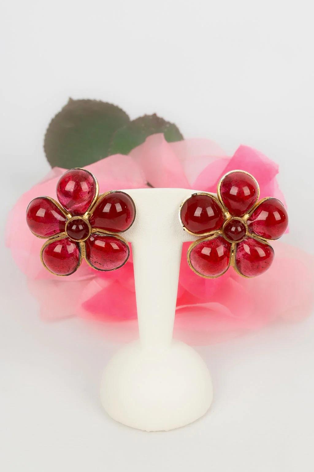 Gripoix Flower Earrings in Gold Metal and Red Glass Paste For Sale 2