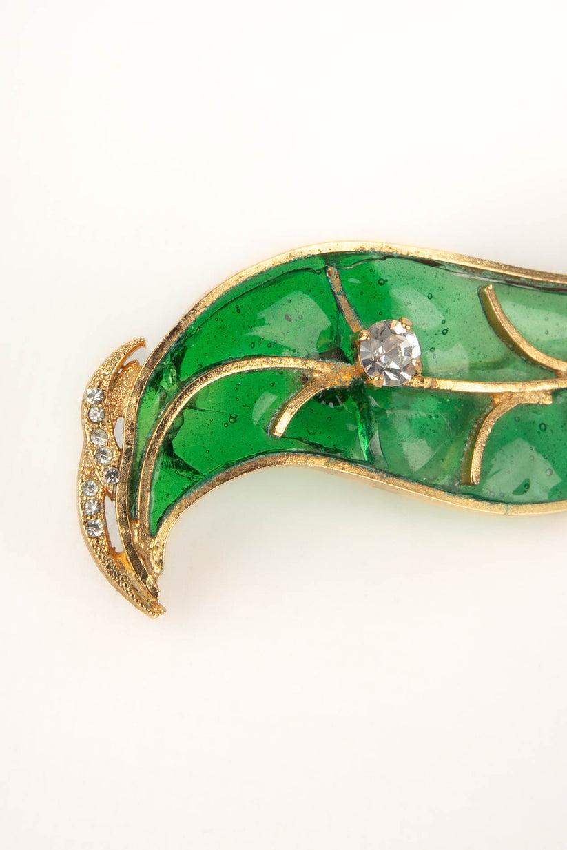 Gripoix Broche feuille en métal doré Pour femmes en vente