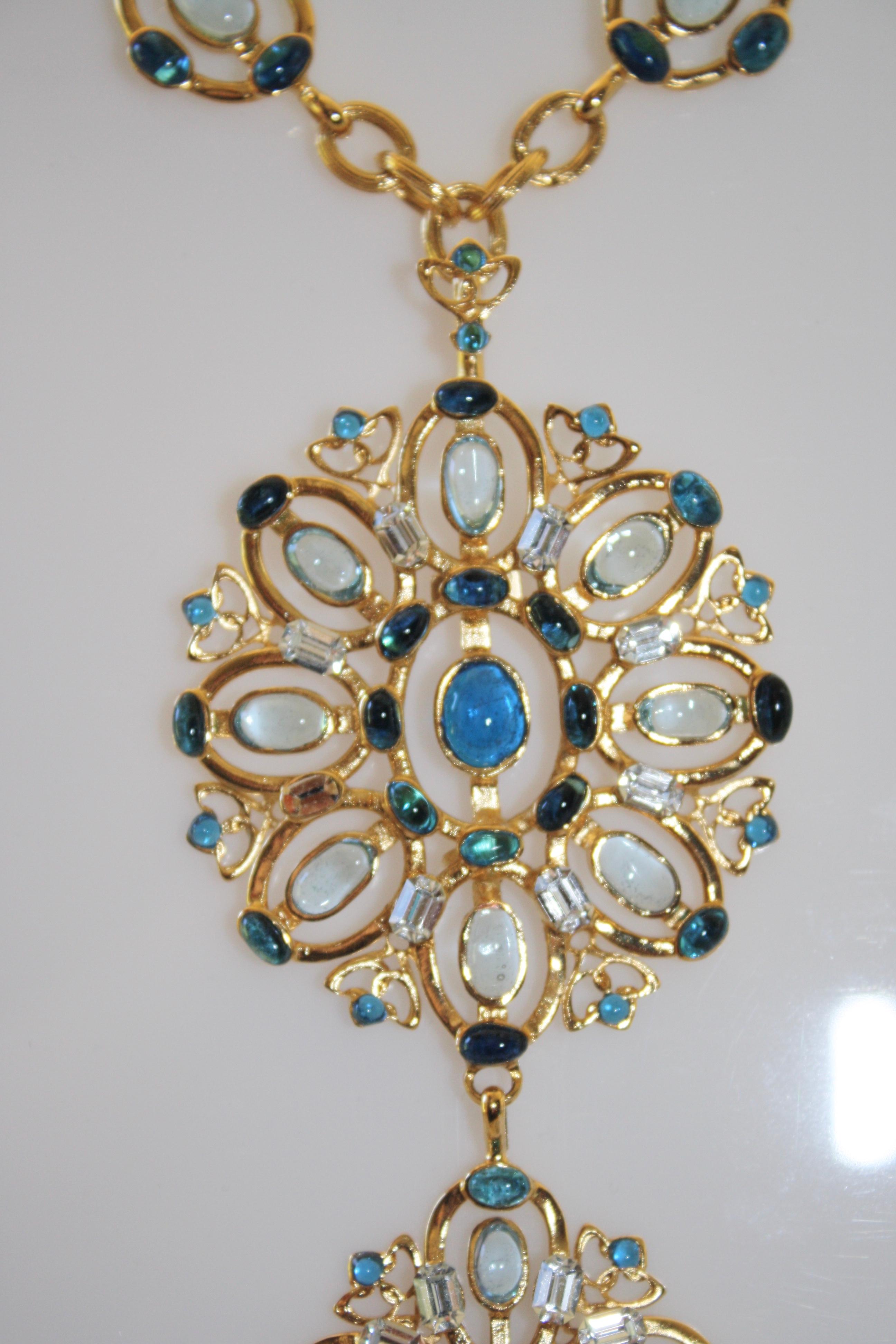 Byzantin Gripoix Paris - Long collier fantaisie en verre bleu surdimensionné en vente