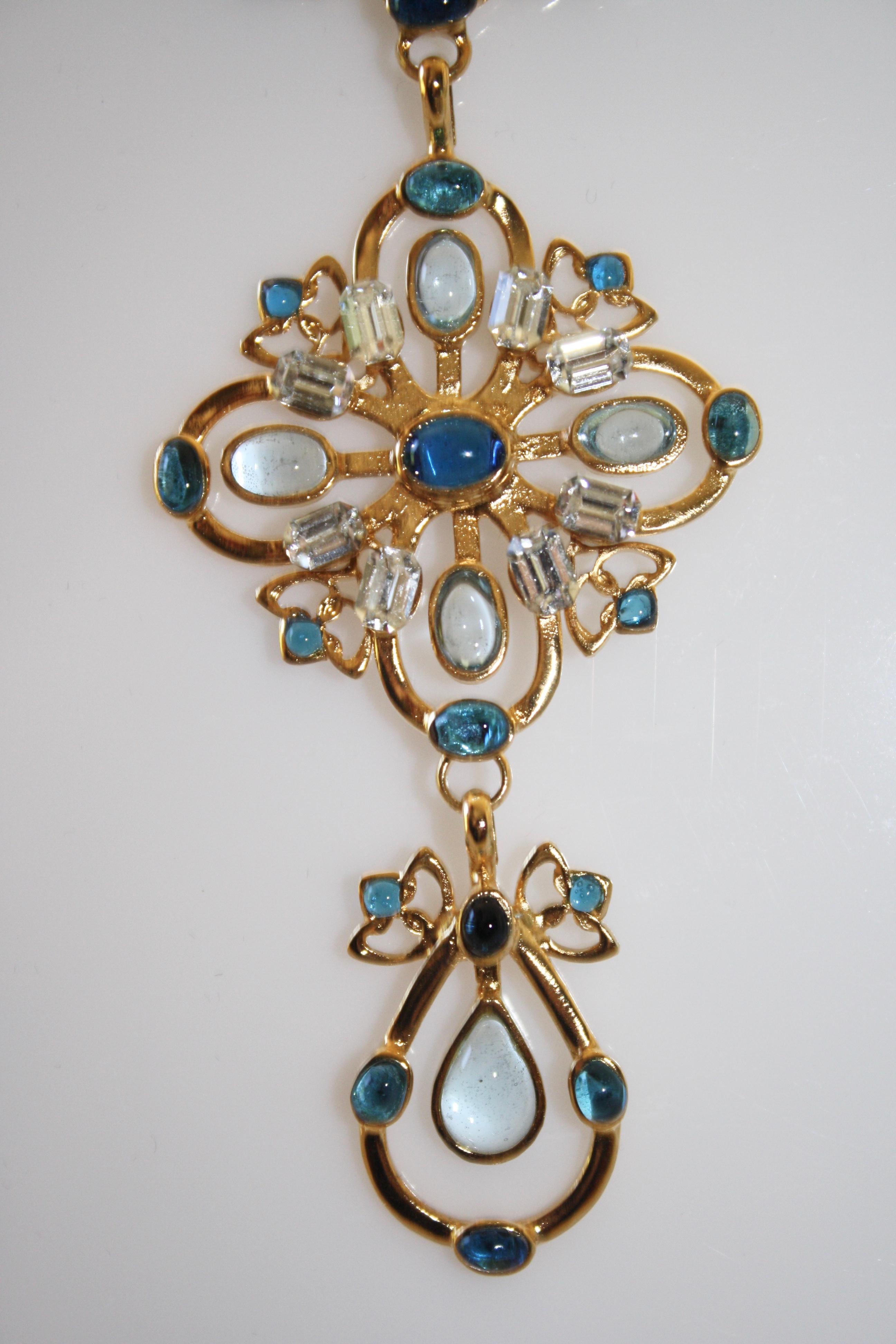 Gripoix Paris - Long collier fantaisie en verre bleu surdimensionné Neuf - En vente à Virginia Beach, VA