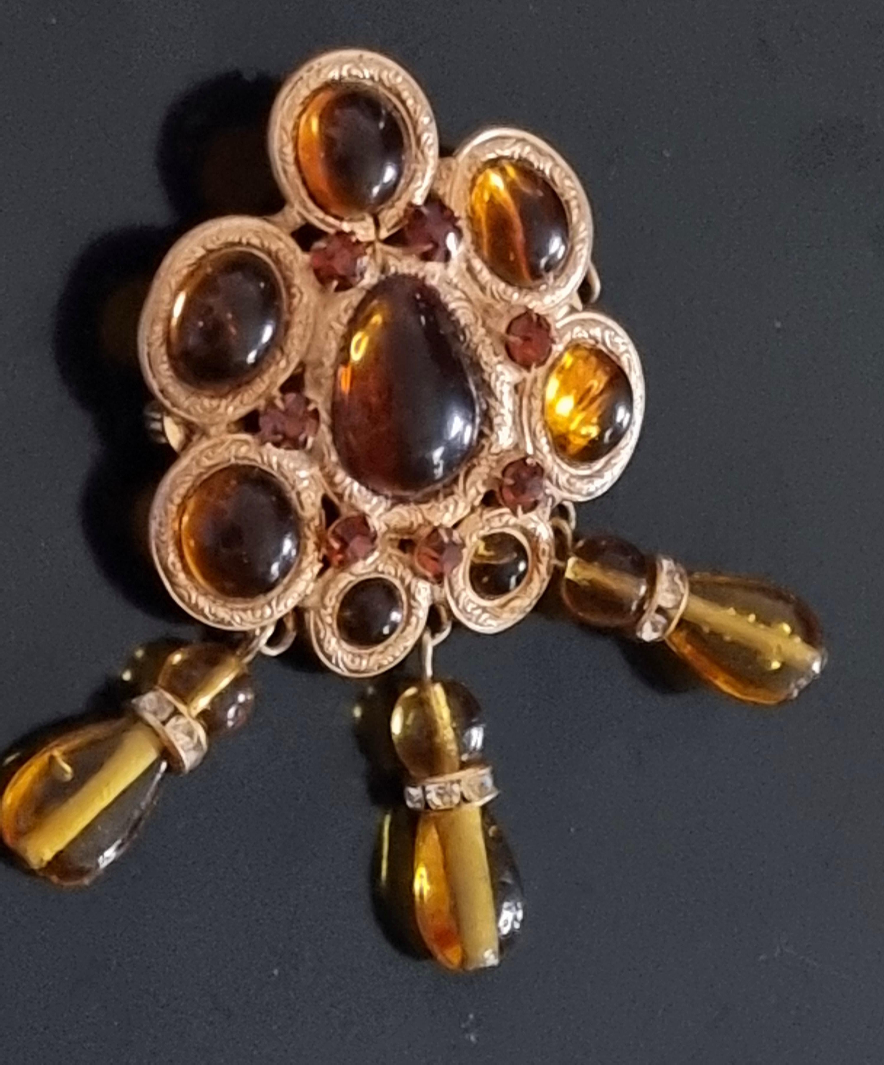 Women's GRIPOIX Robert Goossens, Magnificent old BROOCH, vintage from the 1950s For Sale