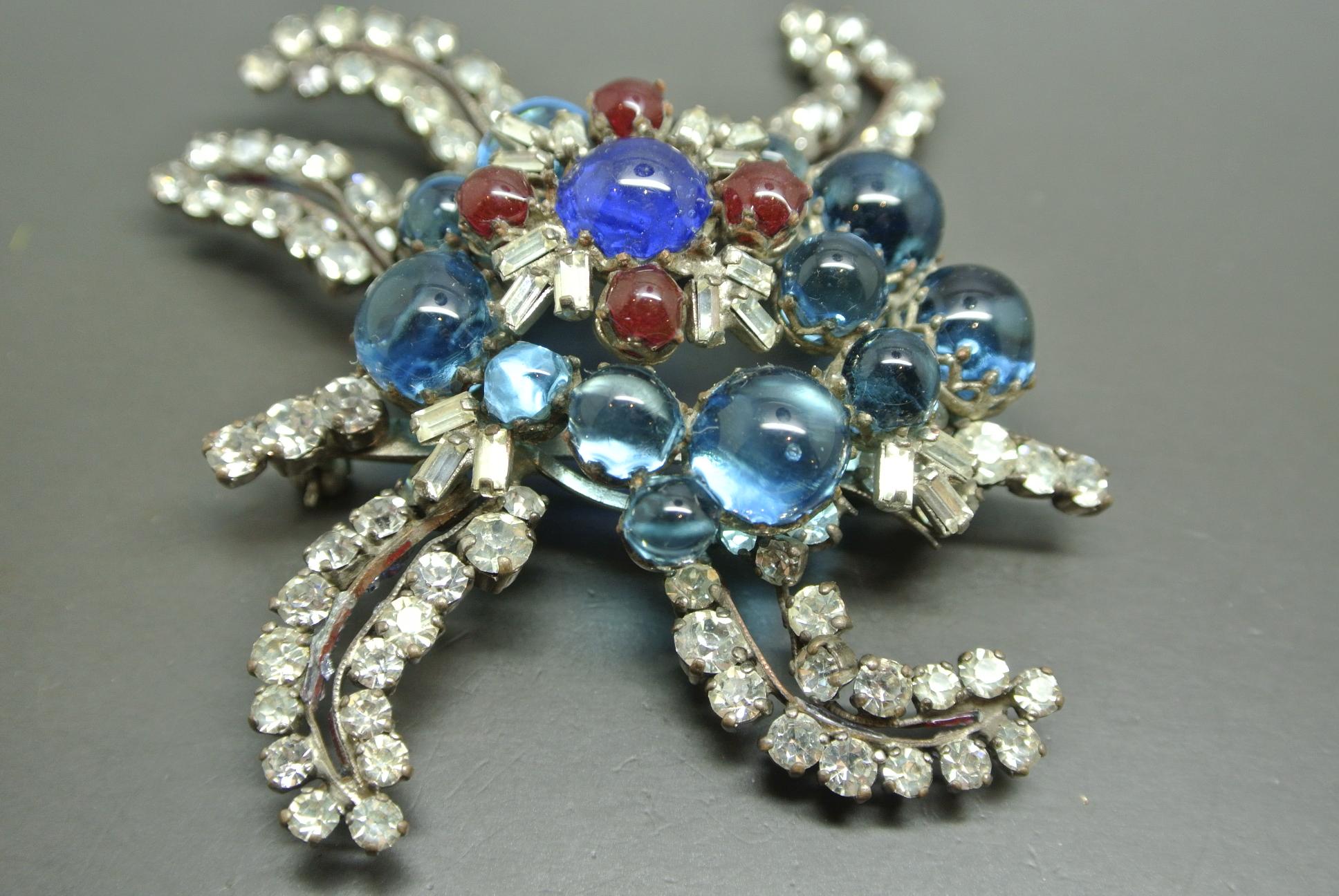 Women's or Men's Gripoix signed France Blue red Poured Glass abstract Star Brooch For Sale