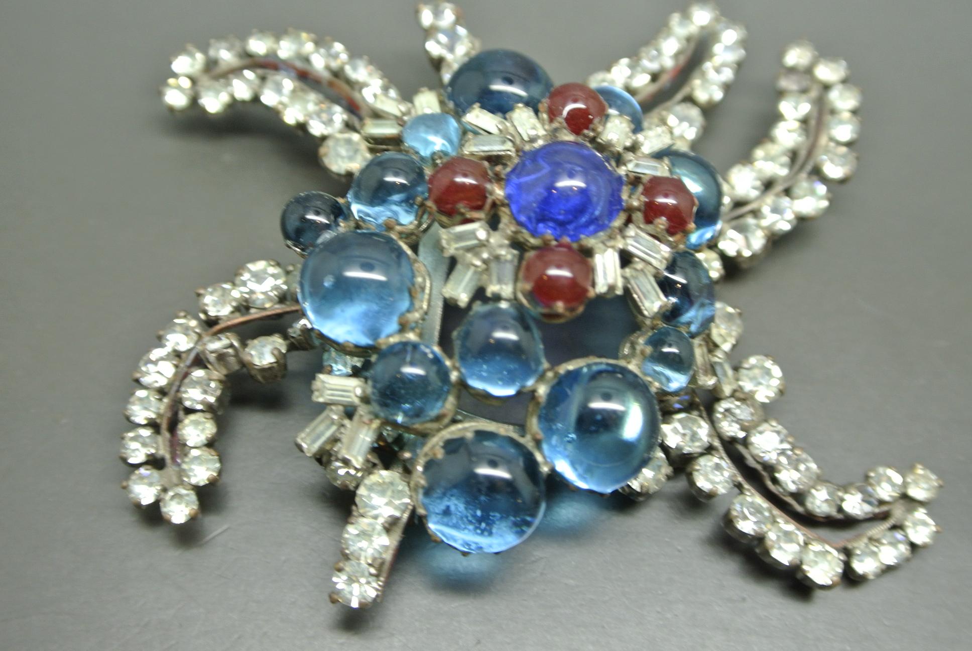 Gripoix signed France Blue red Poured Glass abstract Star Brooch For Sale 1