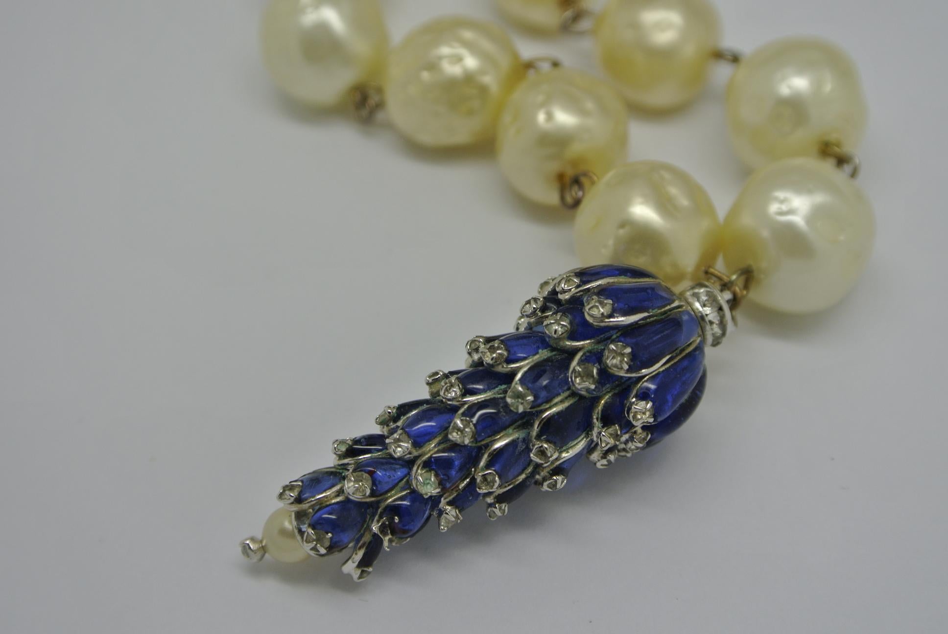 Gripoix unsigned blue poured glass drop faux pearl necklace In Fair Condition For Sale In London, GB