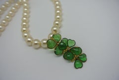 Gripoix unsigned green Clover poured glass drop faux pearl necklace