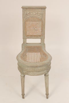 Chaise de combat de coqs Louis XVI peinte en grisaille