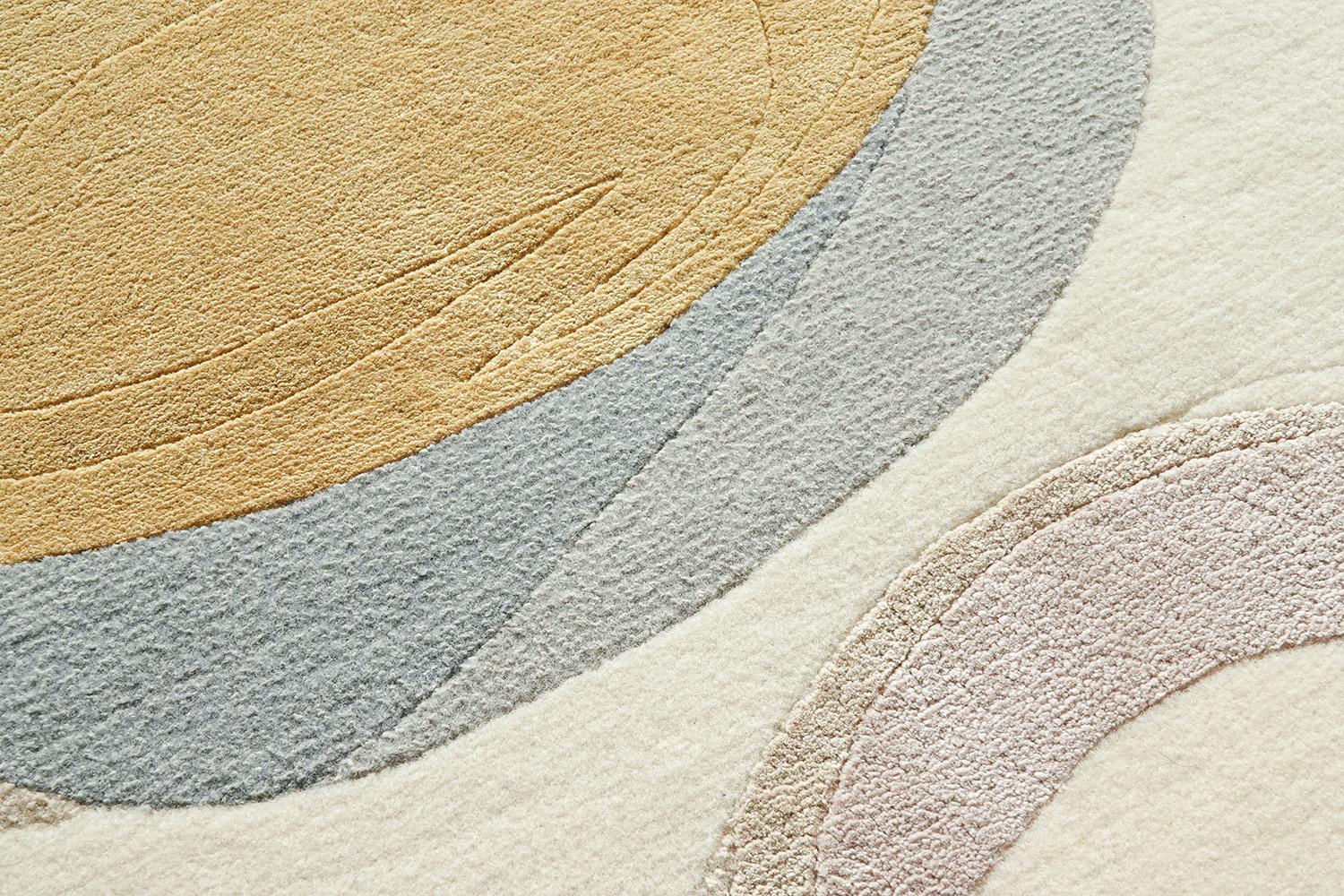 XXIe siècle et contemporain Tapis italien en laine et soie nouée à la main multicolore - Griseida en vente