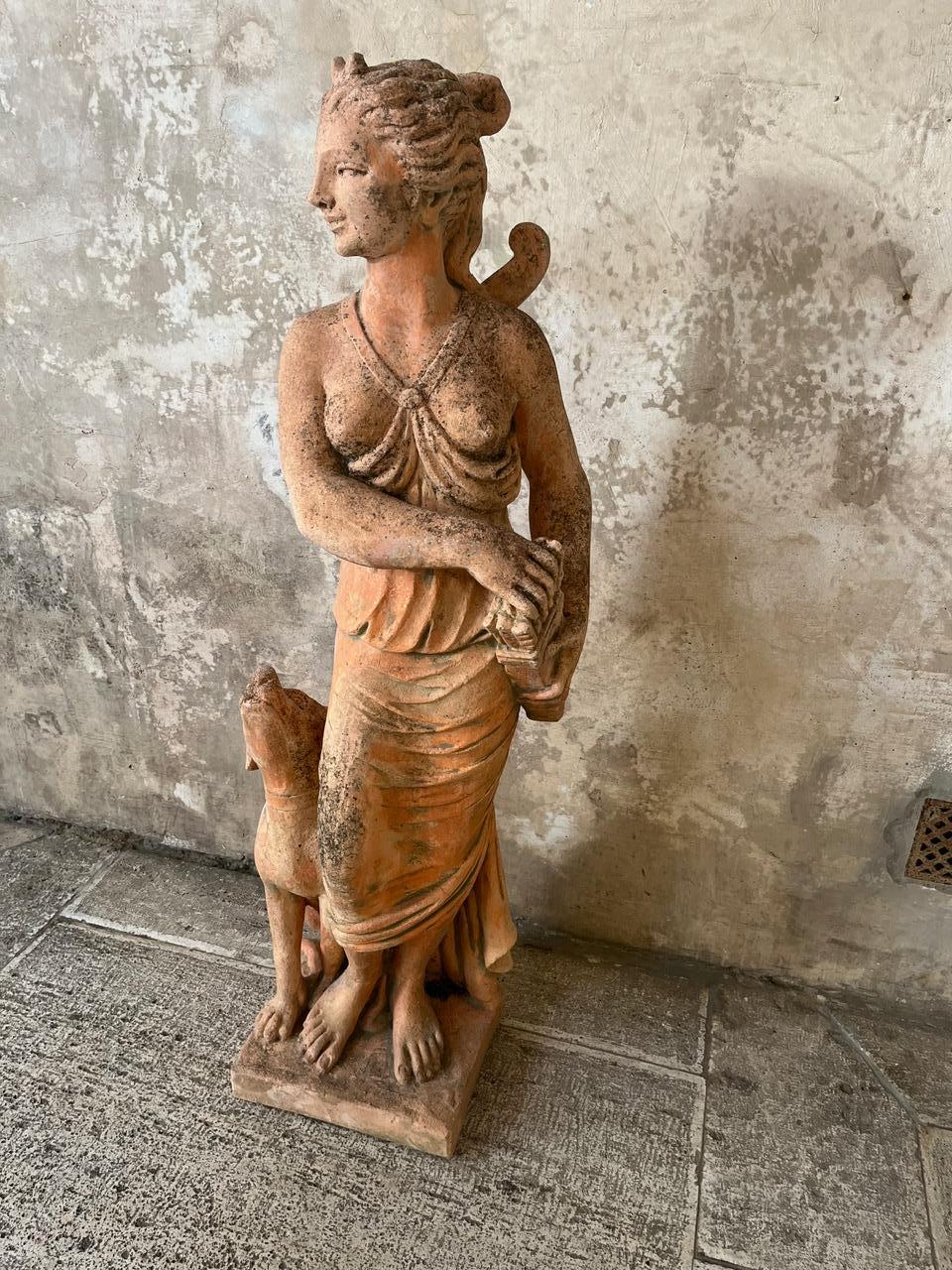 Grit sculpture depicting Diana Goddess of Hunting 1950 was located in a garden of a Villa in Veneto (Italy Region).