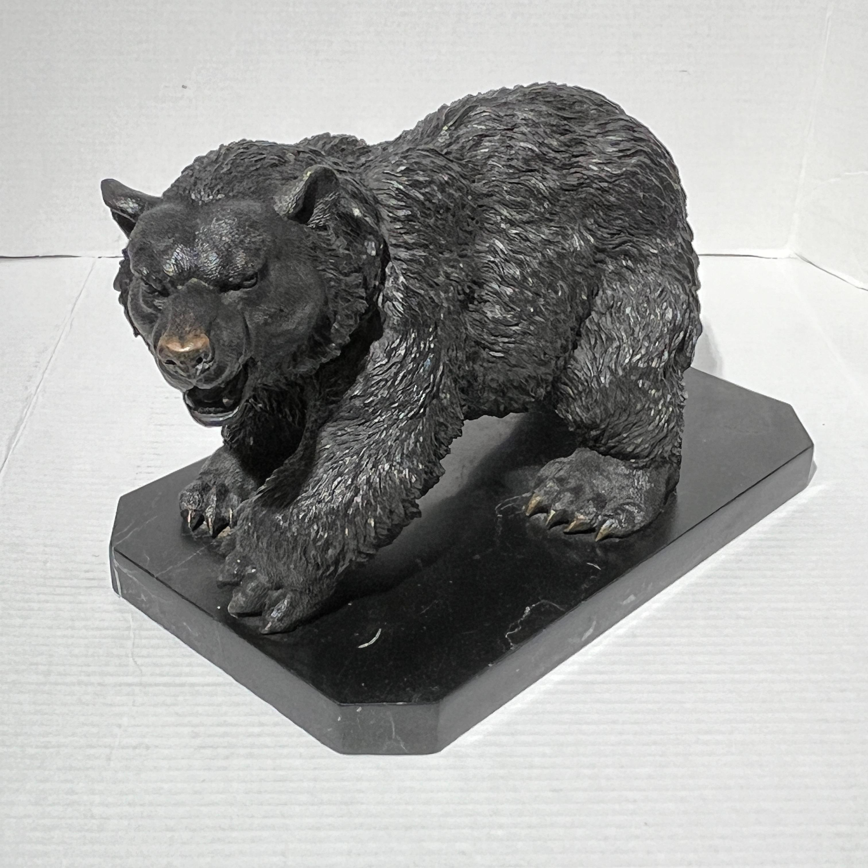 Sculpture d'ours Grizzly en bronze patiné 7