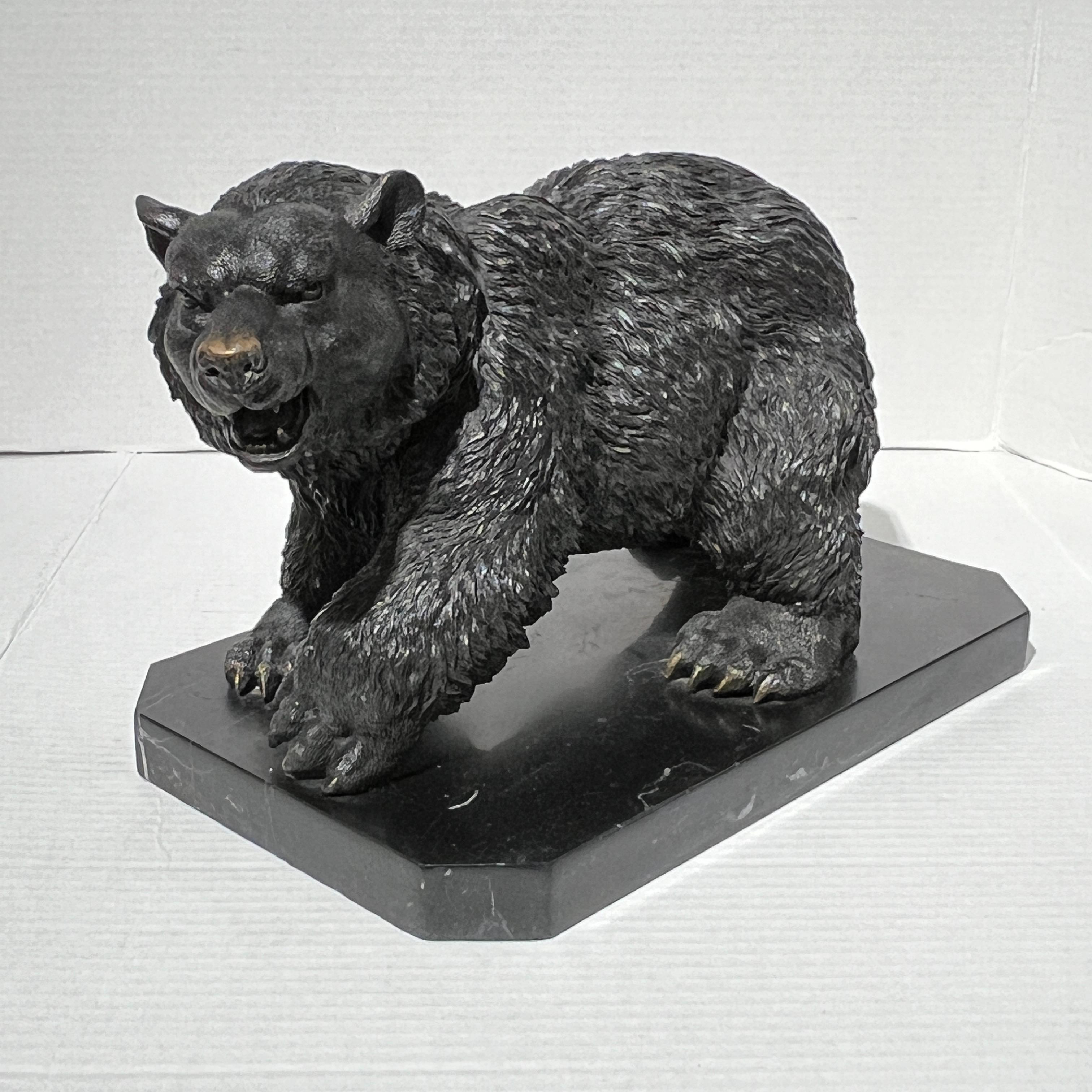 Sculpture d'ours Grizzly en bronze patiné 8