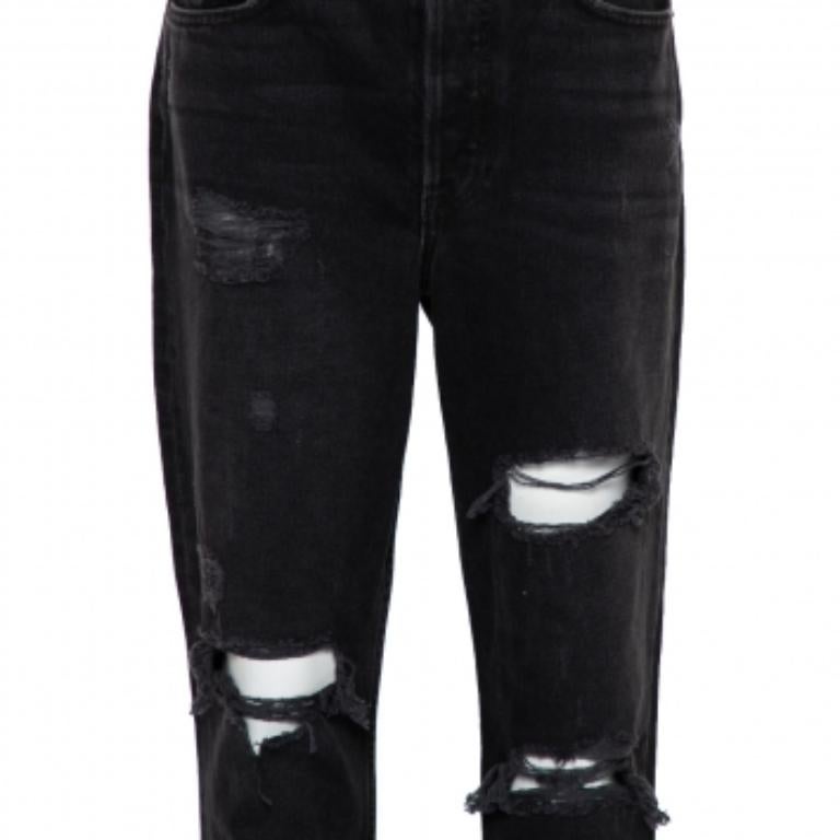 These skinny Karolina jeans from Grlfrnd are truly amazing! The black denim pair flaunts distressed details and comes equipped with belt loops, a front button fastening, and five pockets. It will look great with simple T-shirts and chic ankle boots.