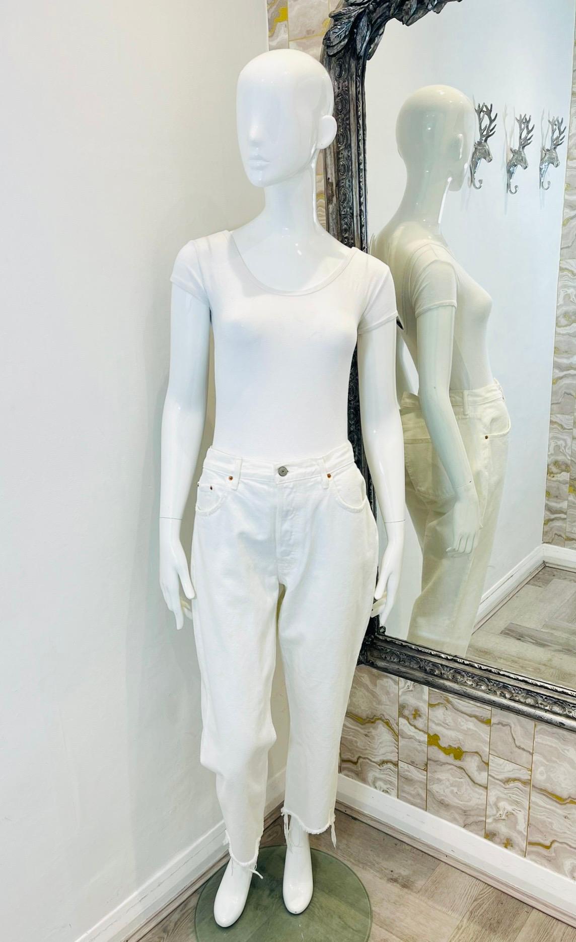 Grlfrnd Cropped Cotton Jeans

White 'Karolina' jeans designed with cropped leg and high-rise.

Detailed with frayed raw hem and straight fit. Rrp £213

Size –  31W - L

Condition – Very Good

Composition – 100% Cotton