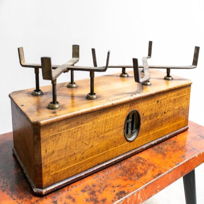 20th Century Grocer Copper Plateau by Lyon by Maison Berger, 1900s For Sale