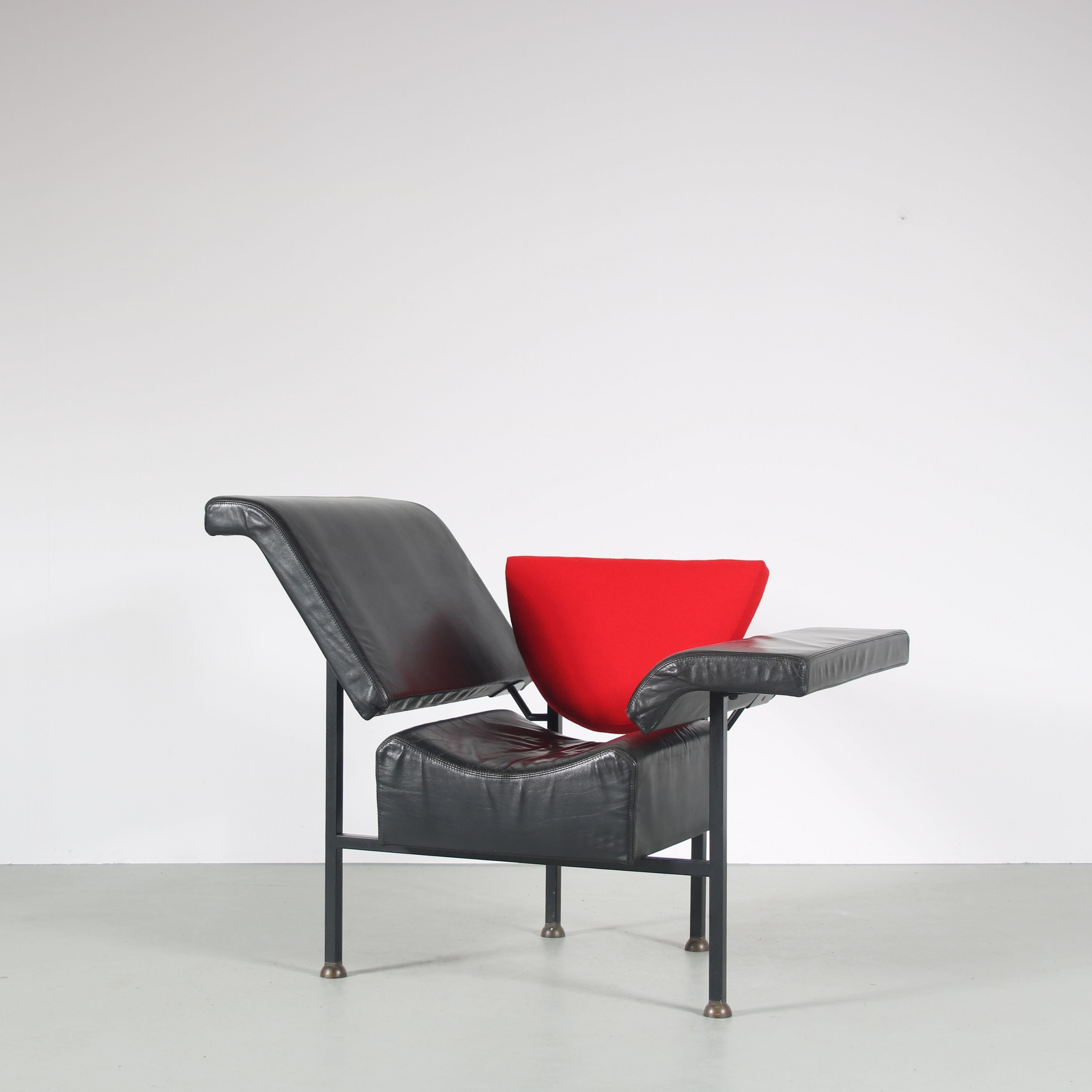 The “Groeten uit Holland” (Greetings from Holland) chair is an iconic design by Rob Eckhardt, manufactured by Pastoe in the Netherlands around 1980.

Inspired by the Dutch tulip, this asymmetrical chair has an eye-catching style! It is upholstered