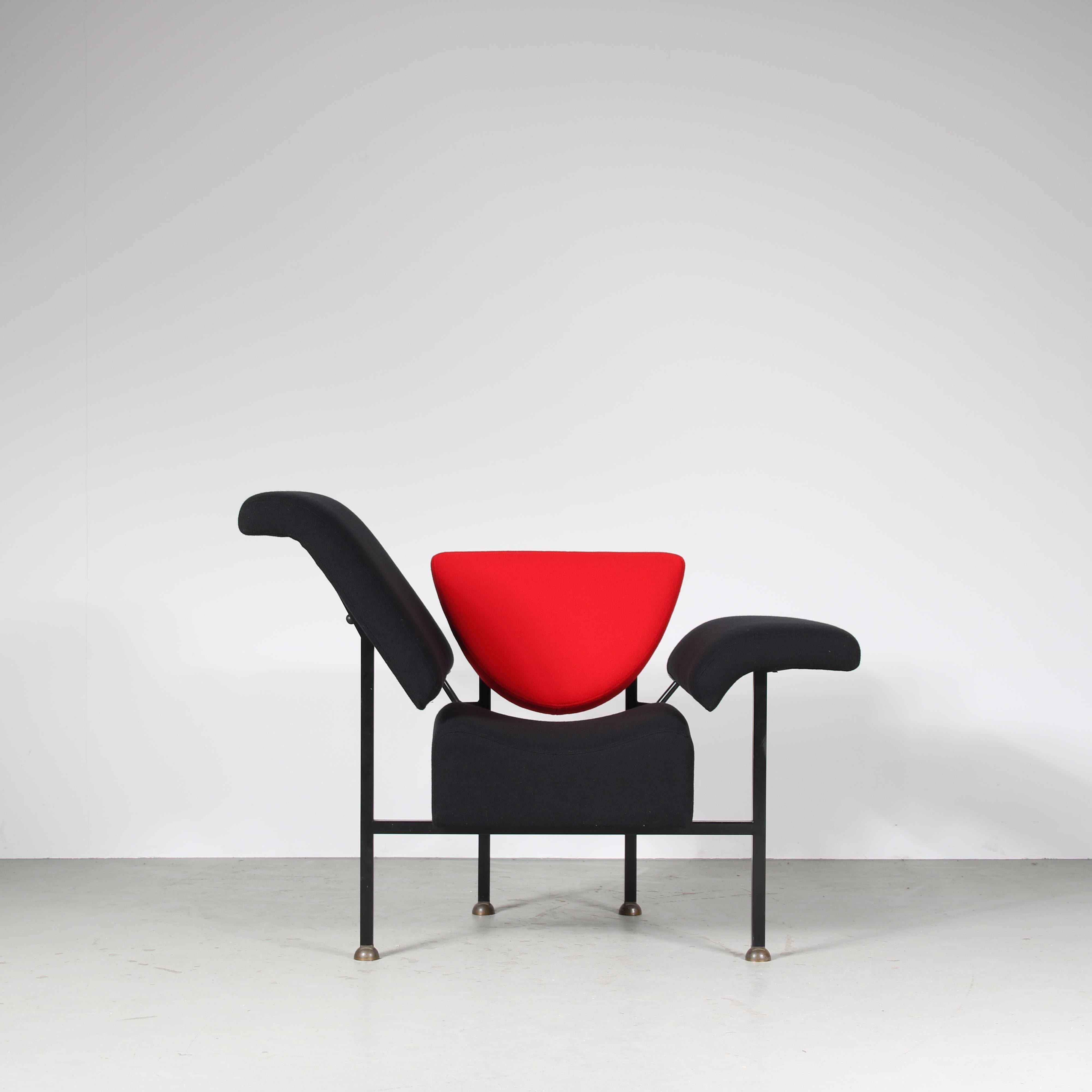 The “Groeten uit Holland” (Greetings from Holland) chair is an iconic design by Rob Eckhardt, manufactured by Pastoe in the Netherlands around 1980.

Inspired by the Dutch tulip, this asymmetrical chair has an eye-catching style! It is newly