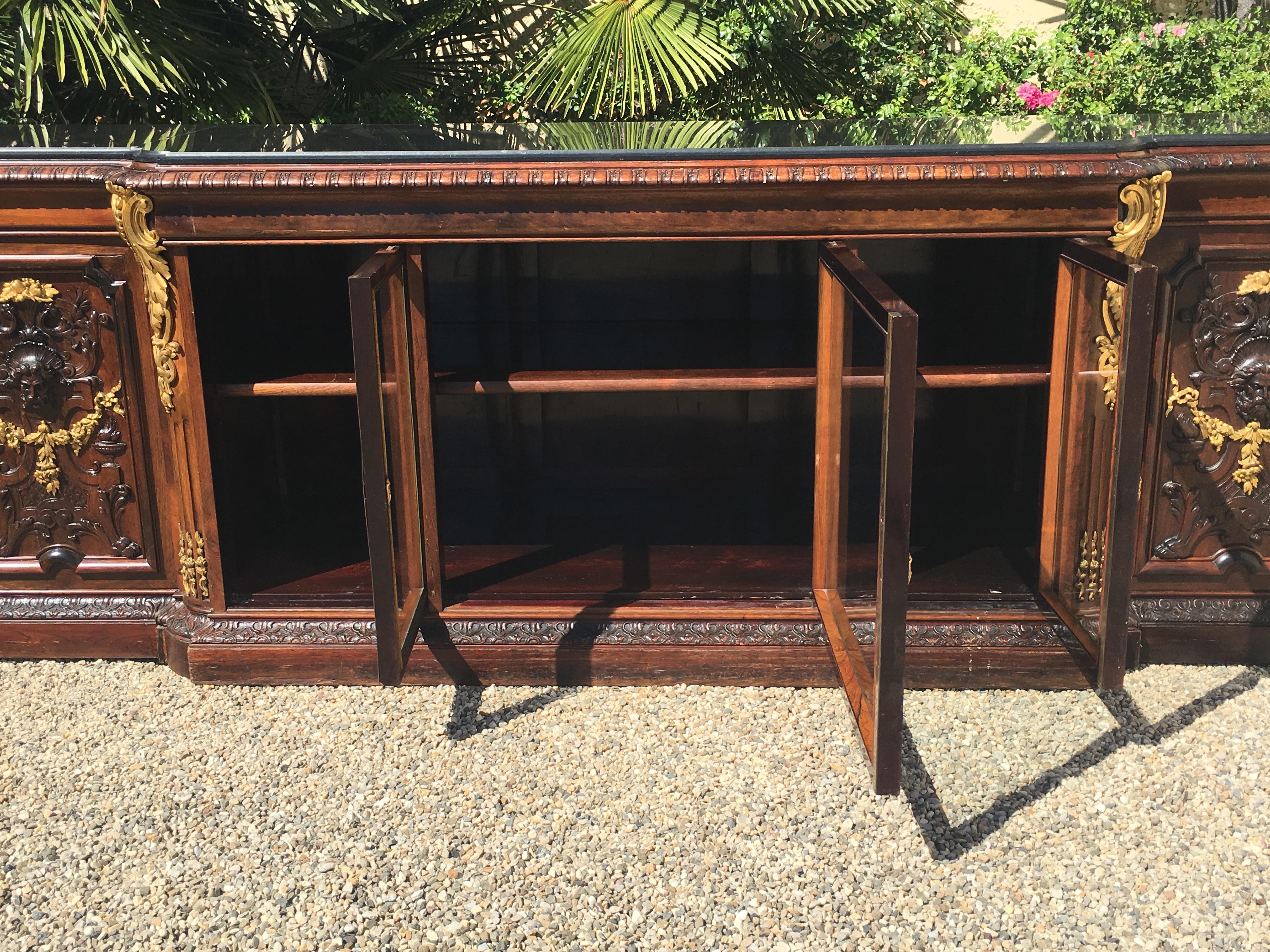 Grohe in Paris, Spectacular Rosewood Cabinet/Vitrine with Gilt Bronze XIXth For Sale 5