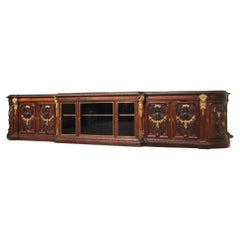 Grohe in Paris, Spectaculaire Cabinet/Vitrine en bois de rose avec bronze doré XIXème